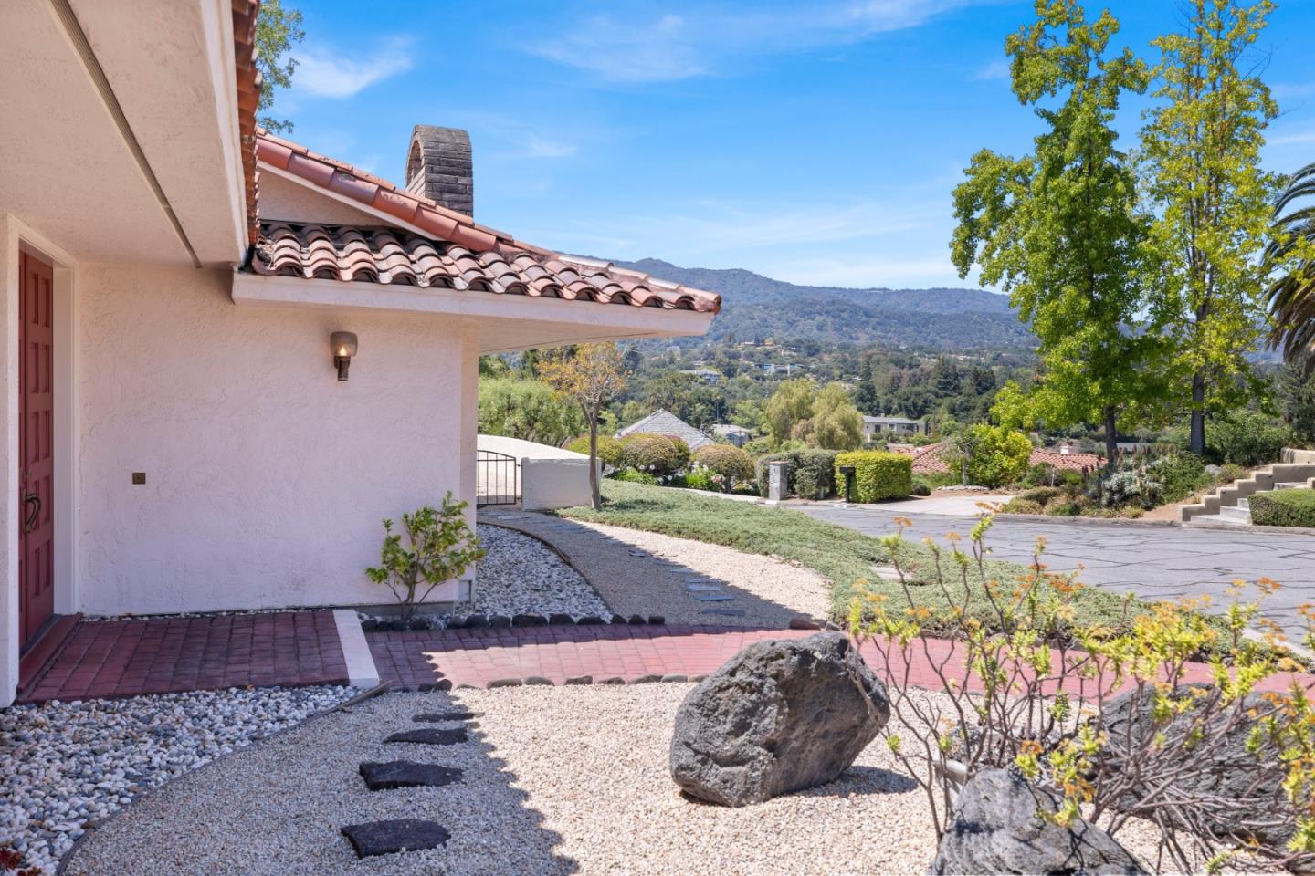 1091 Valley View Court