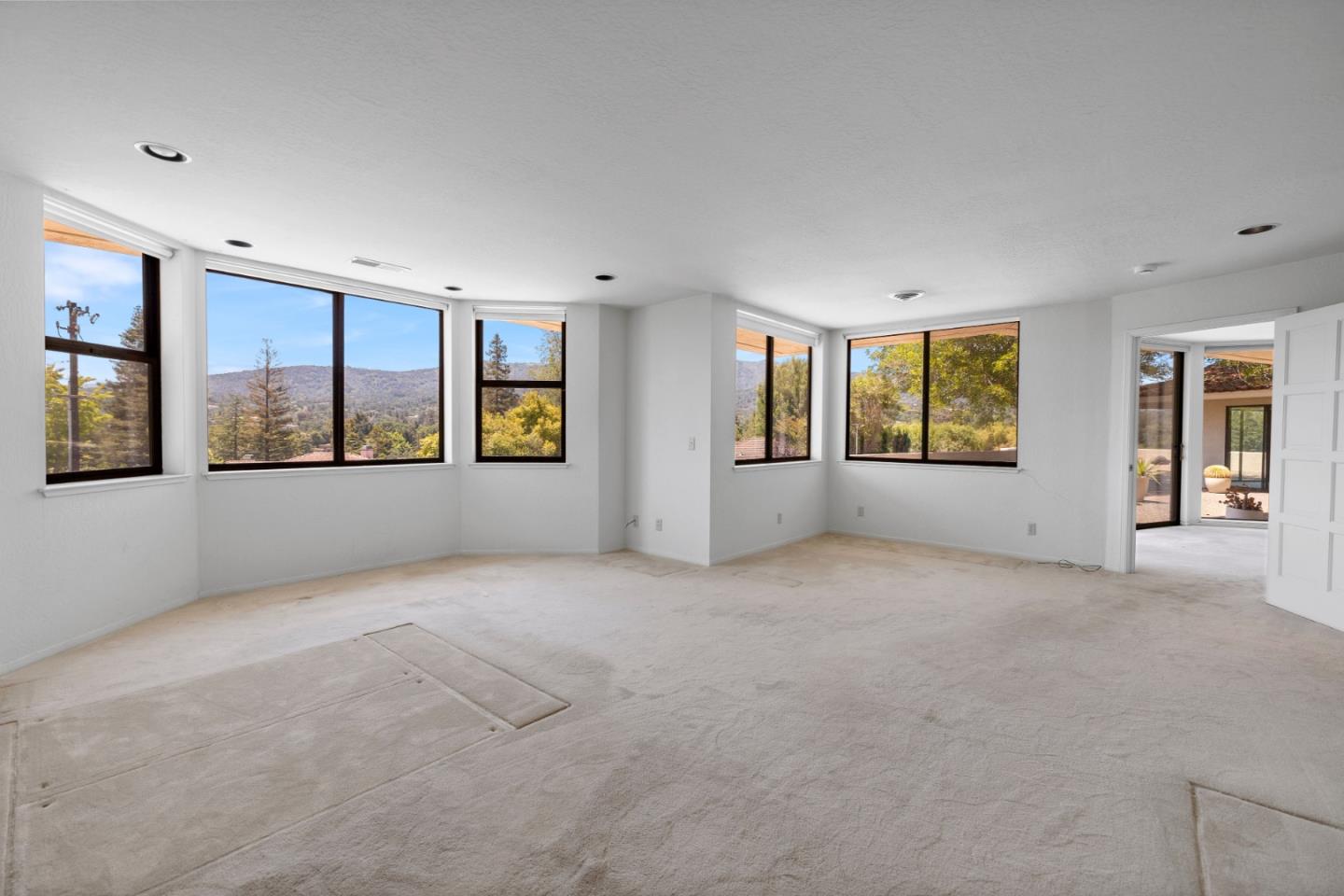 1091 Valley View Court