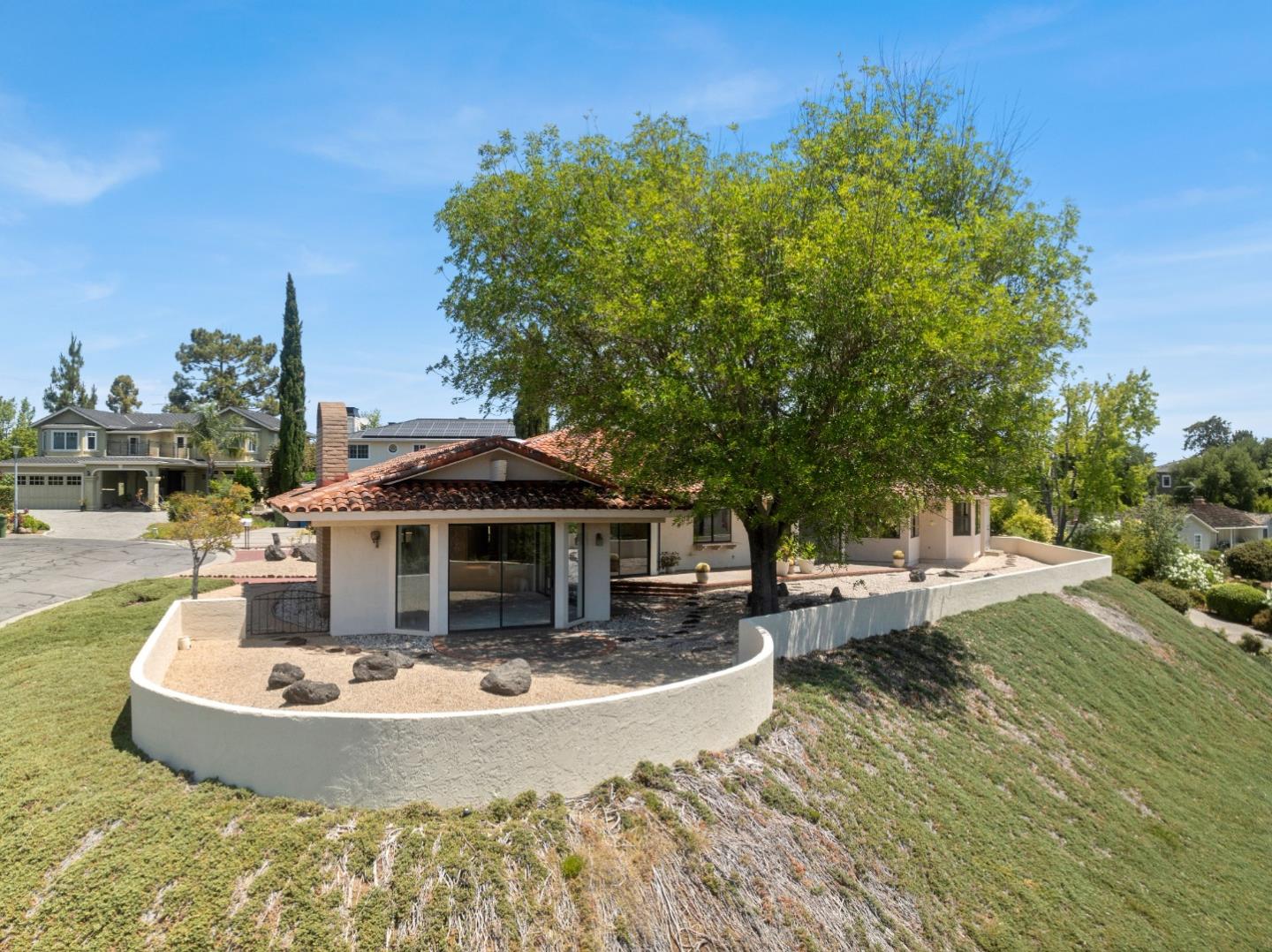 1091 Valley View Court