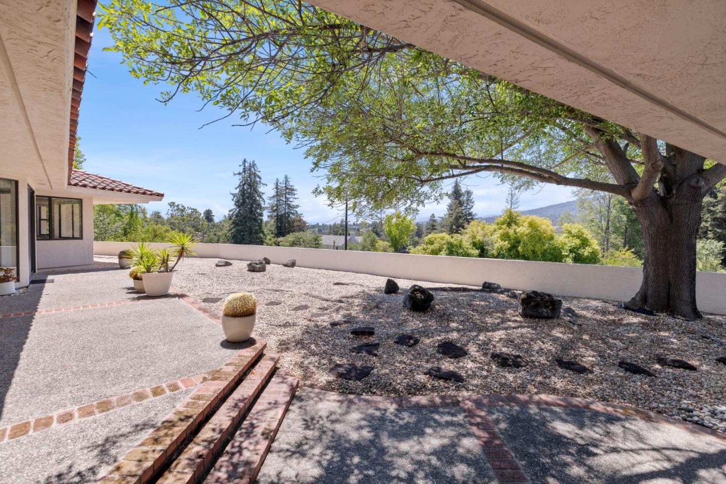 1091 Valley View Court