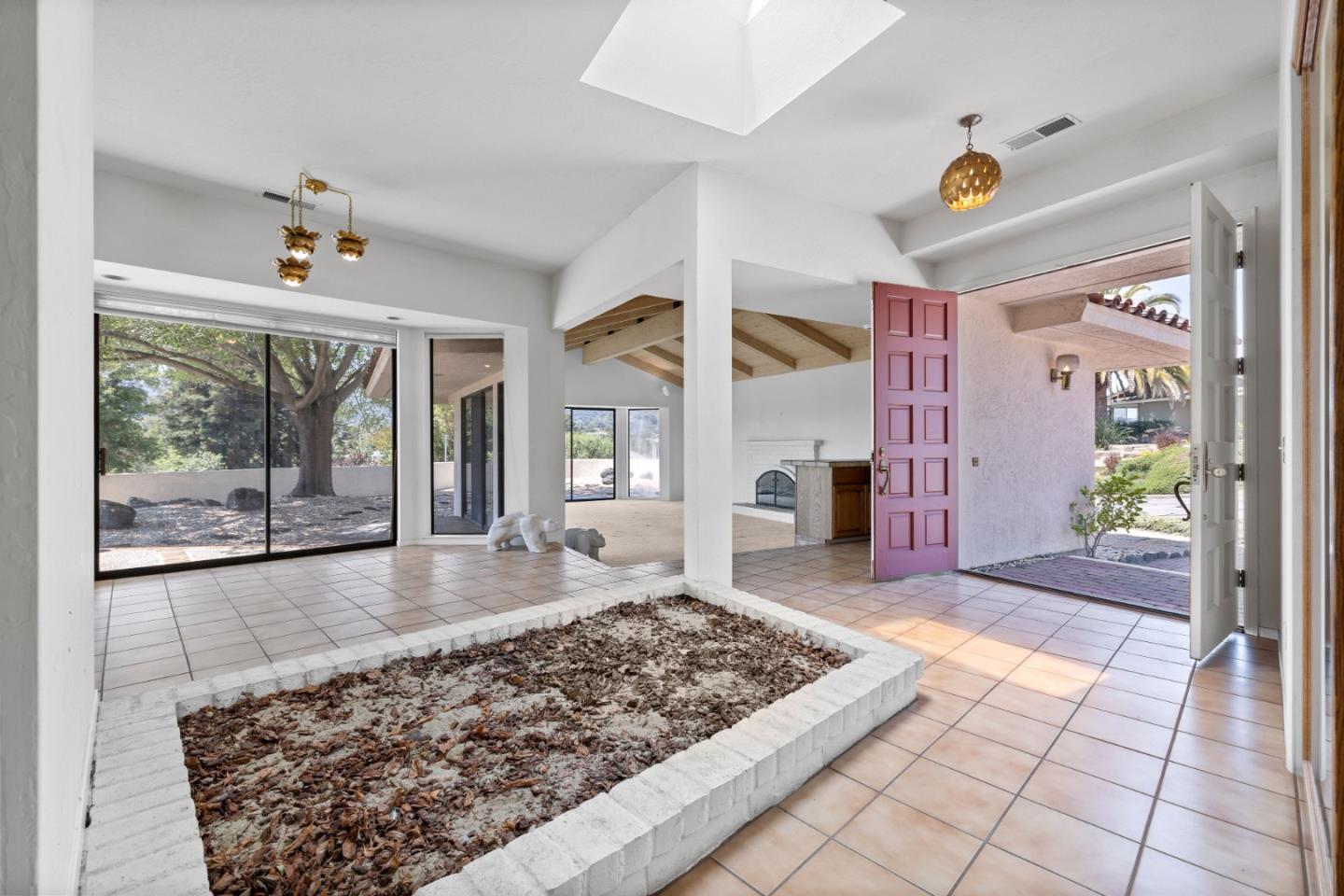 1091 Valley View Court