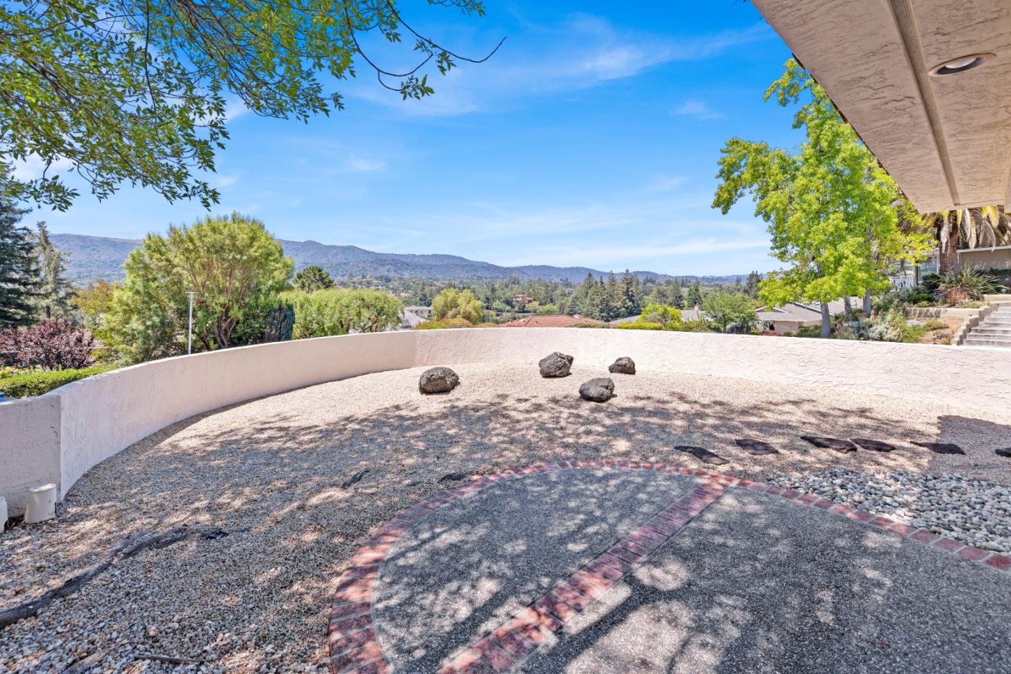 1091 Valley View Court