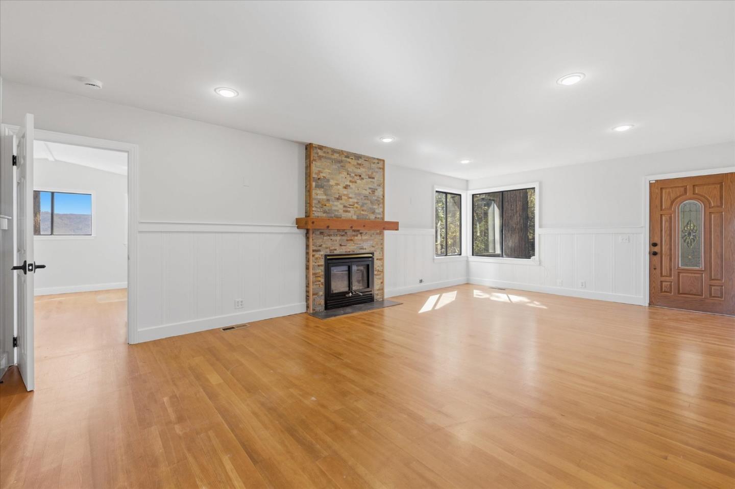 18143 Gloria CT