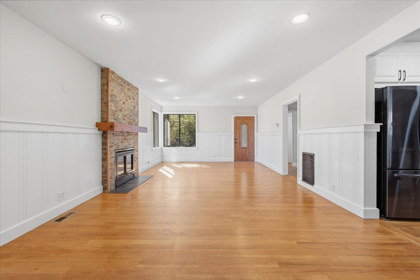 18143 Gloria CT
