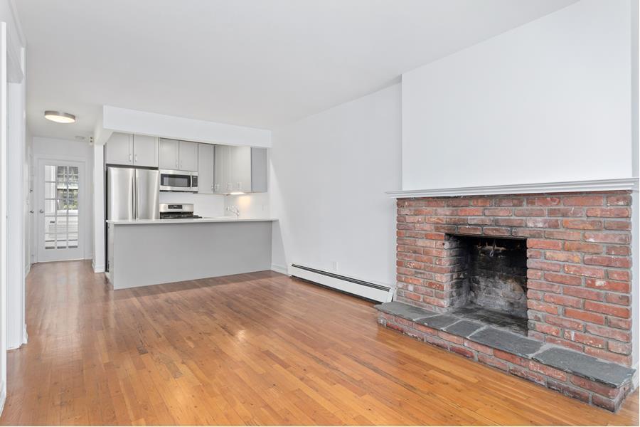 6391/2 Hudson Street 2