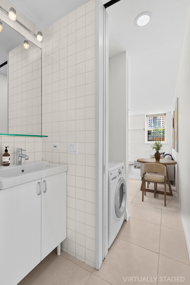 107 MANHATTAN Avenue 1