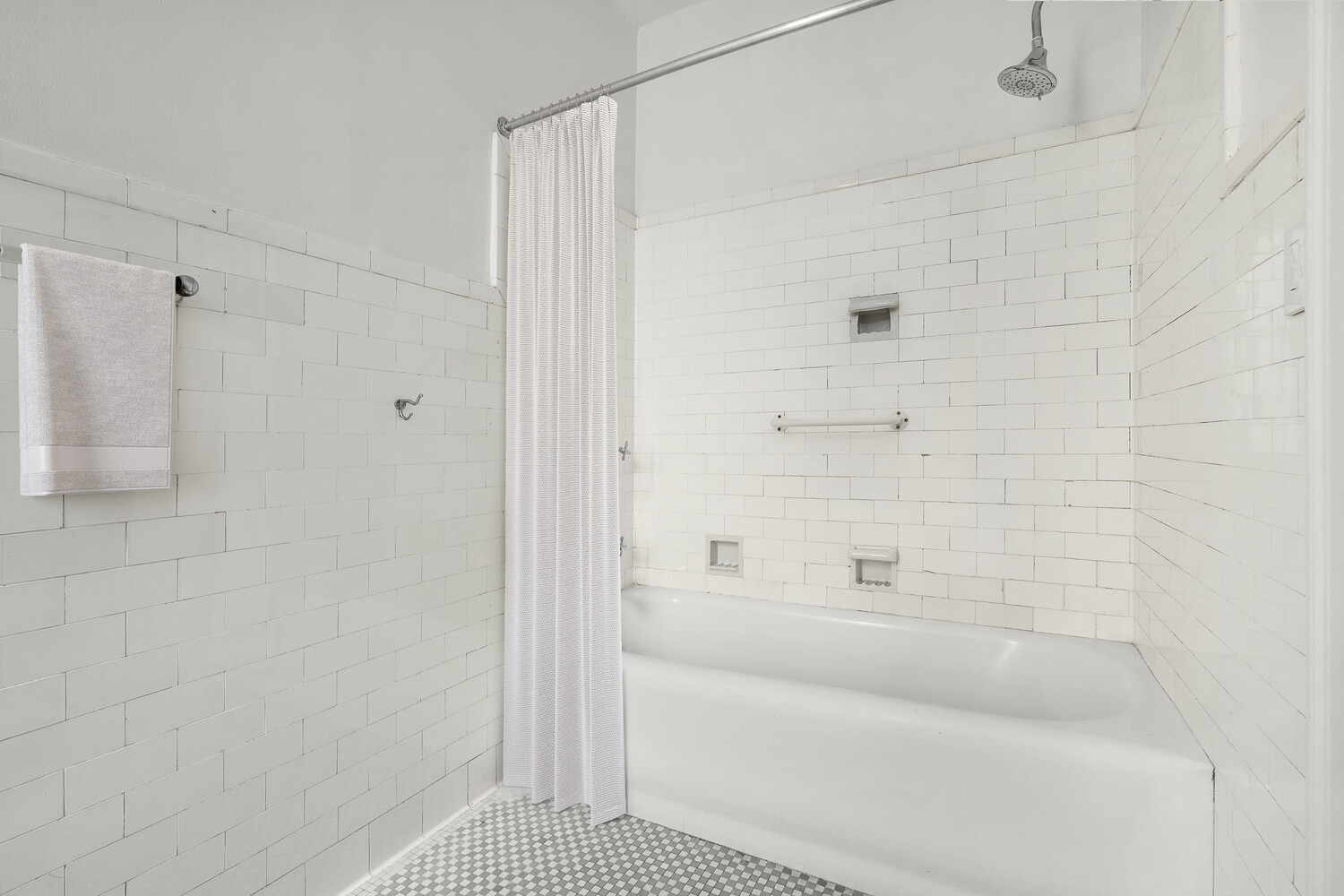 205 W 89TH Street 3S