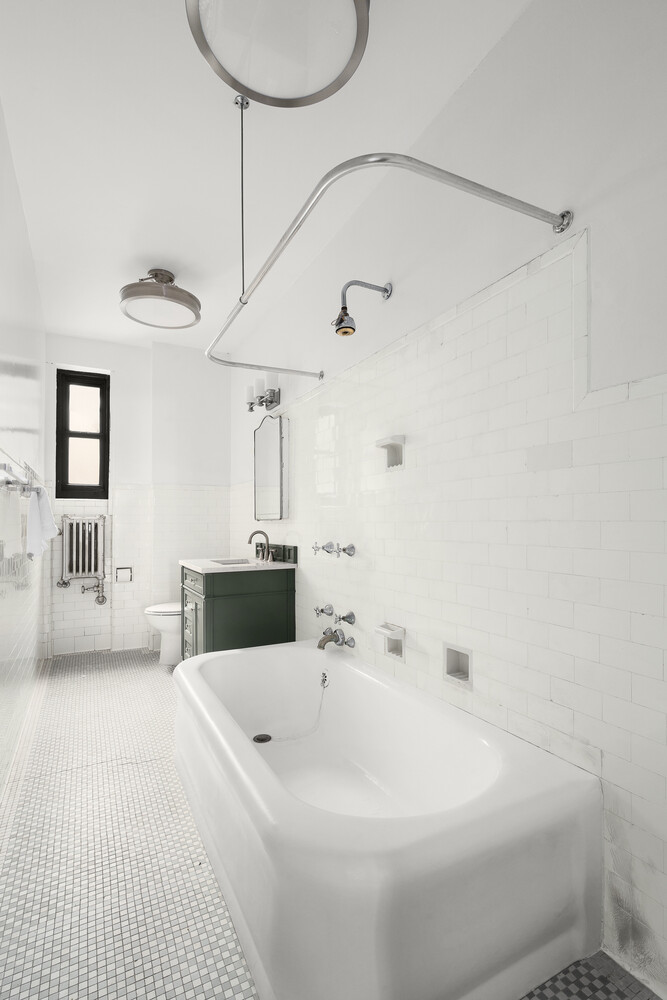 205 W 89TH Street 3S