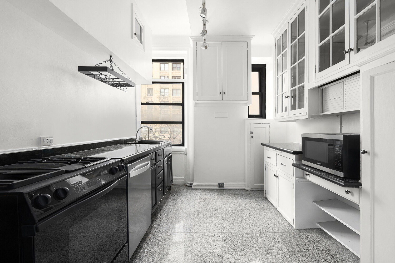 205 W 89TH Street 3S