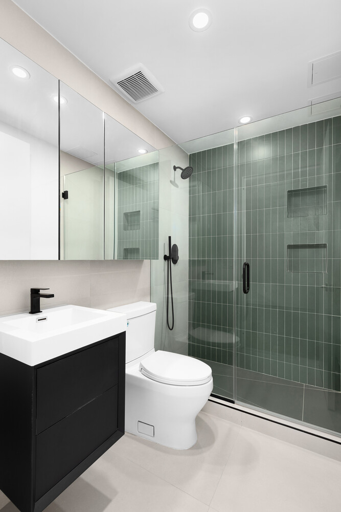 527 GRAND Avenue 703