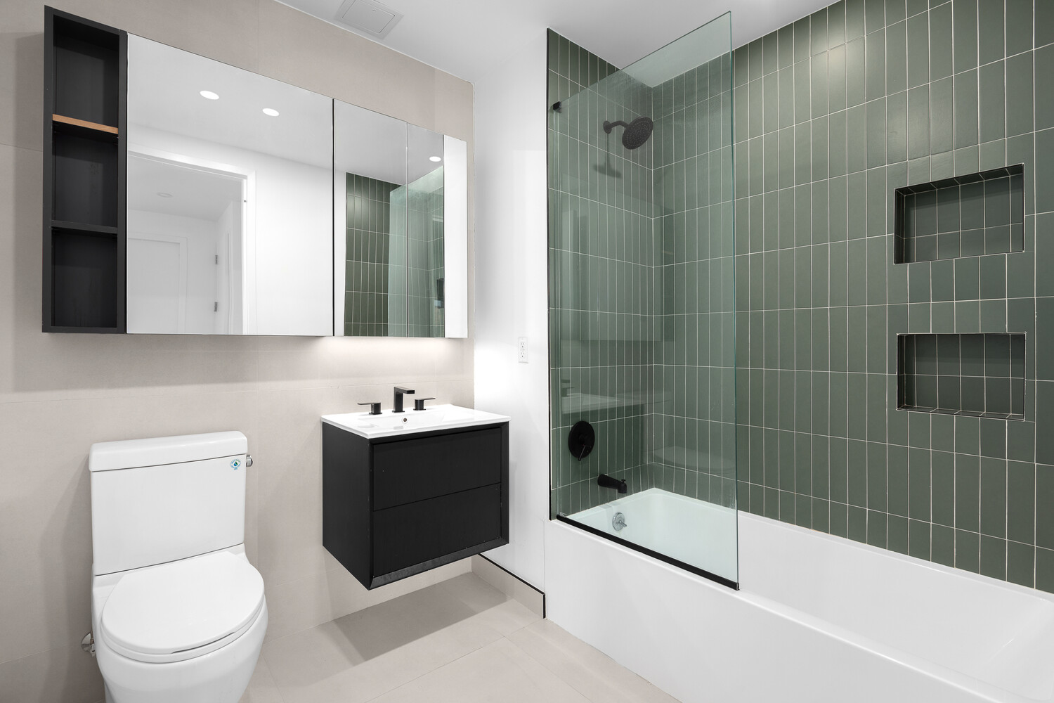 527 GRAND Avenue 703