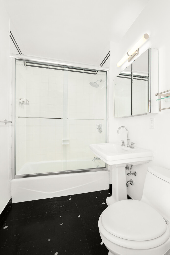 22 W 15TH Street 4E