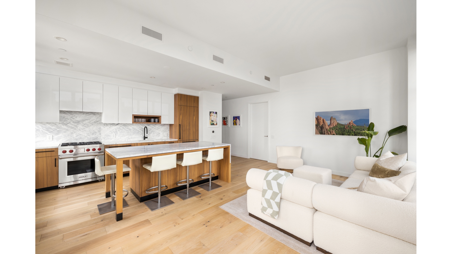 29 HURON Street 7CE