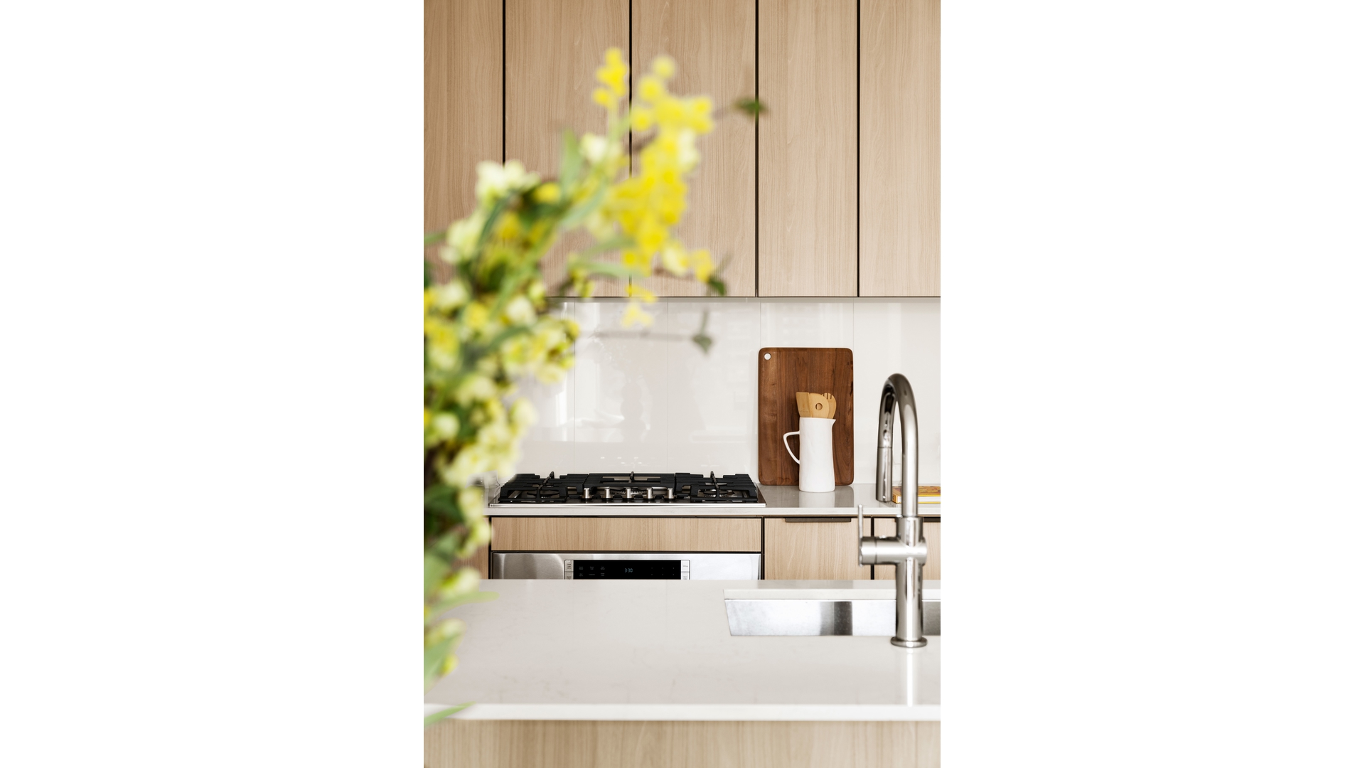 280 W 24TH Street PH2B