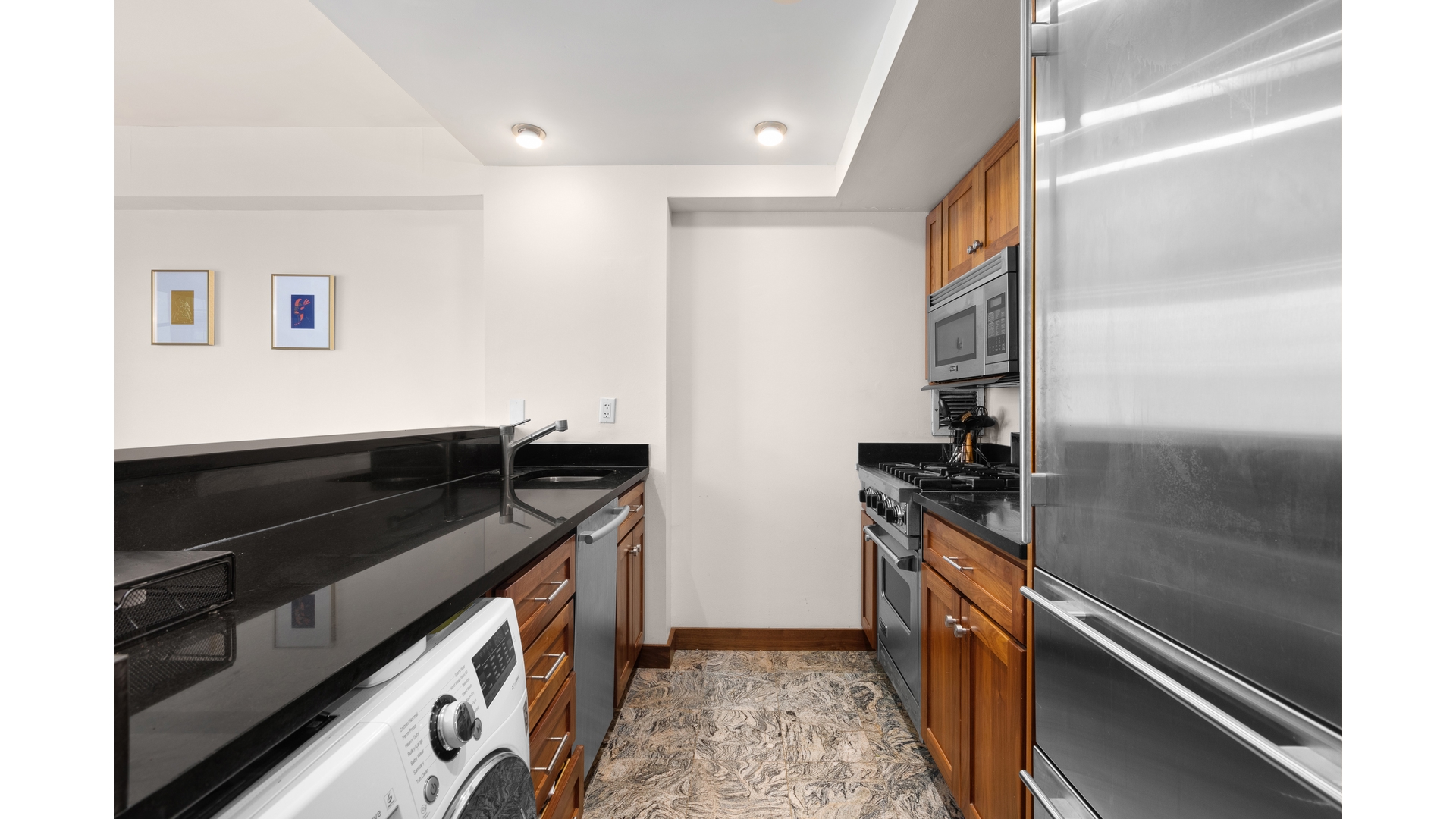 1 IRVING Place V21G