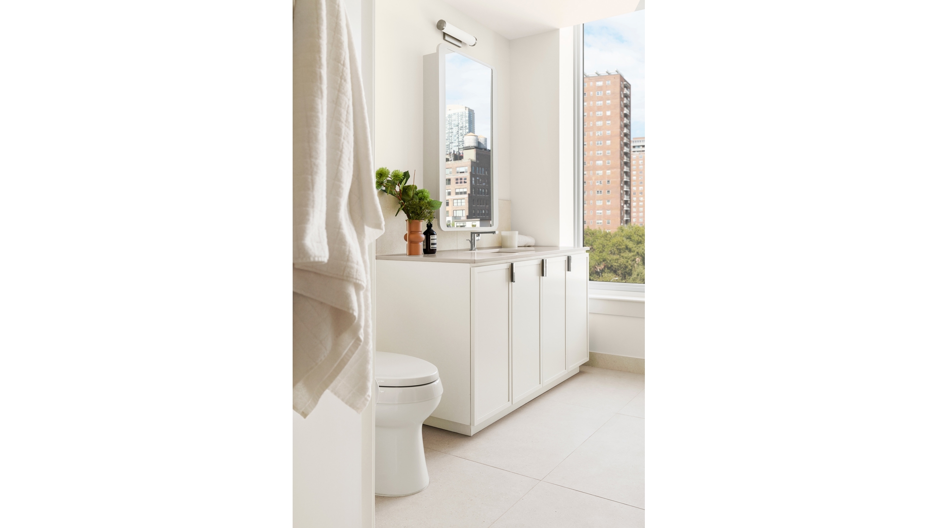 280 W 24TH Street 4I