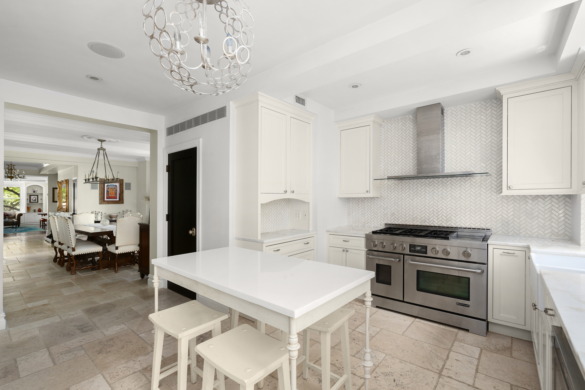 290 W END Avenue 2C
