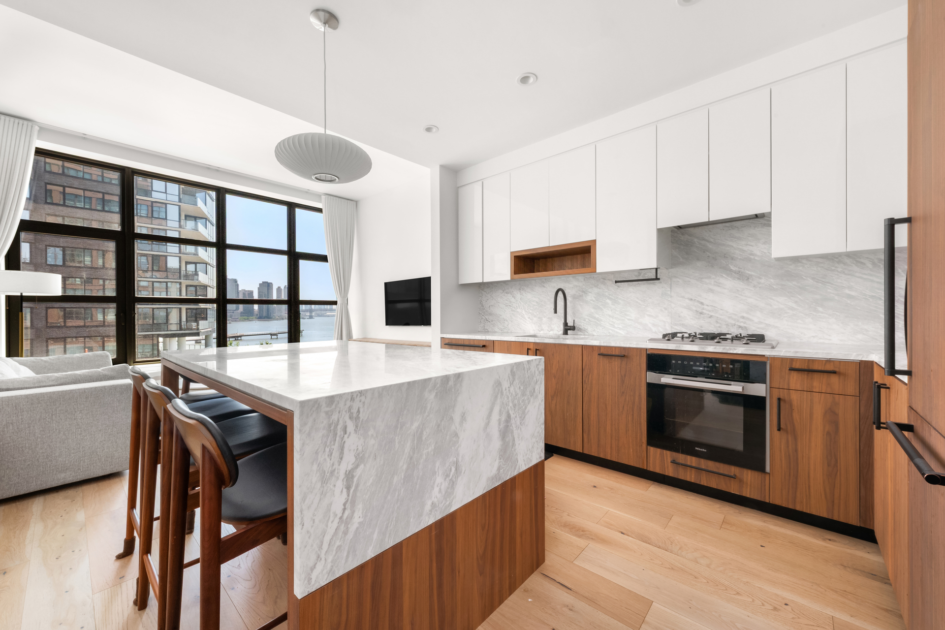 29 HURON Street 4DW