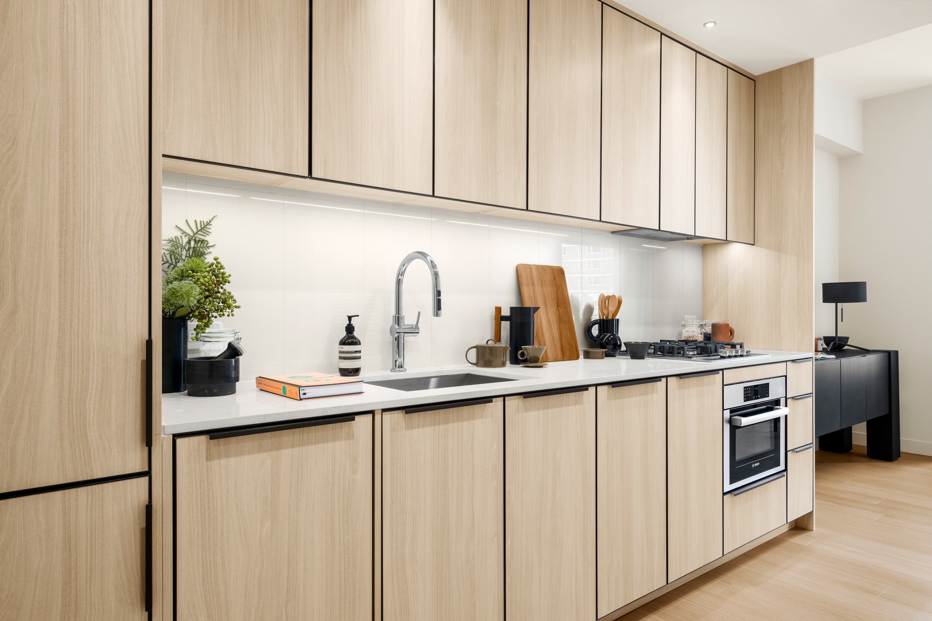 280 W 24TH Street 8O