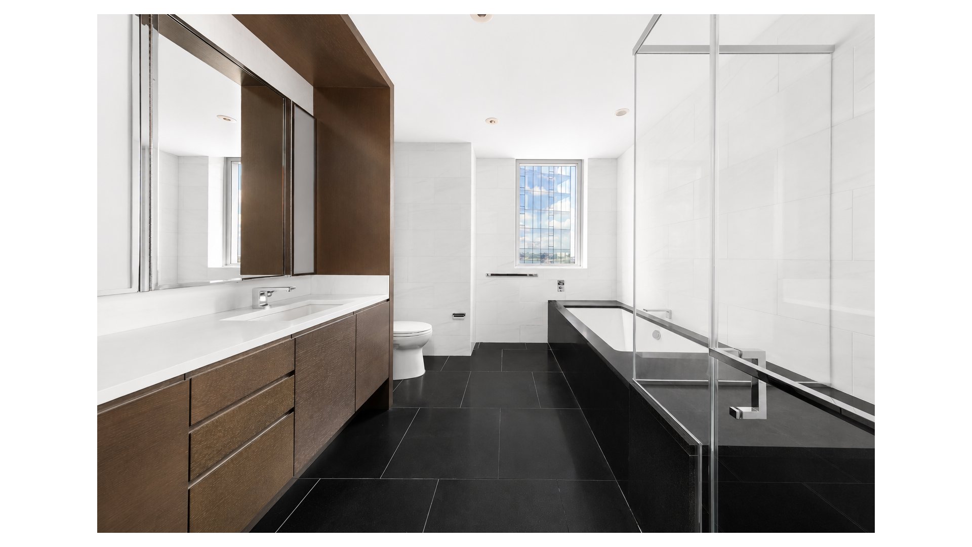 50 RIVERSIDE Boulevard 21B