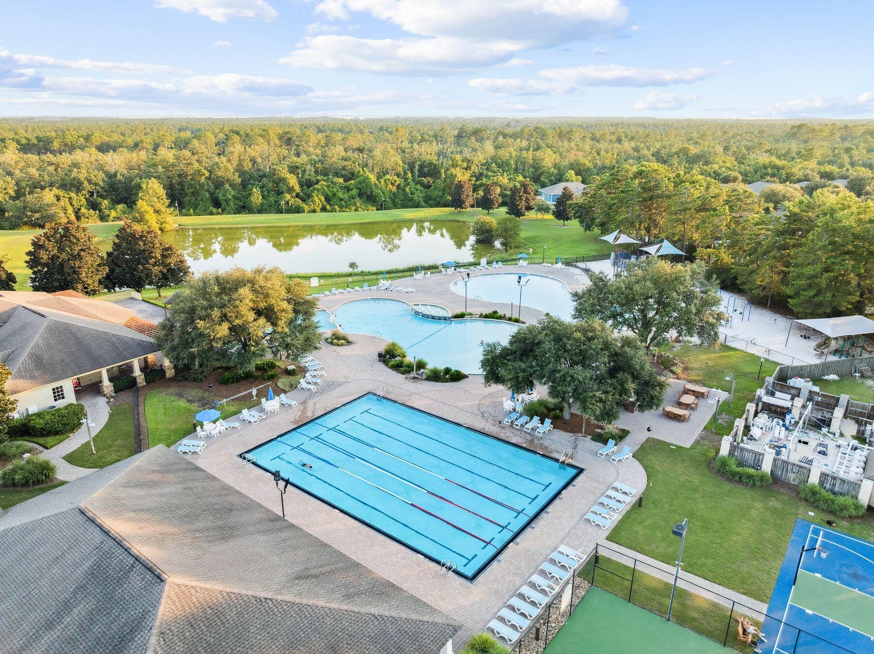 39 W Captain Fritz Way