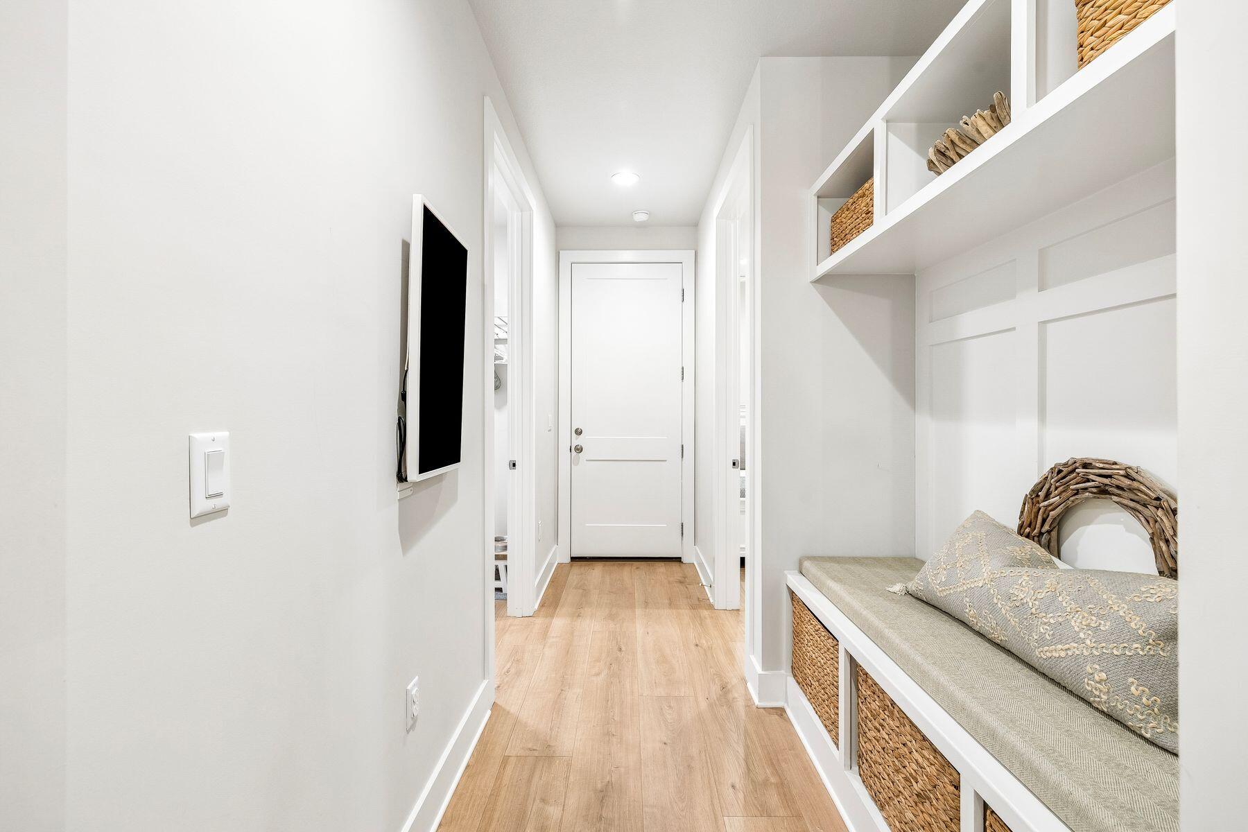 39 W Captain Fritz Way