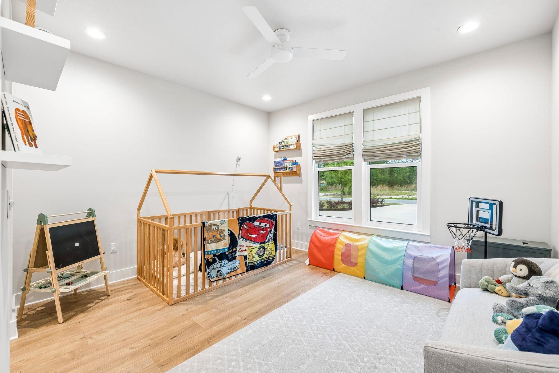 39 W Captain Fritz Way