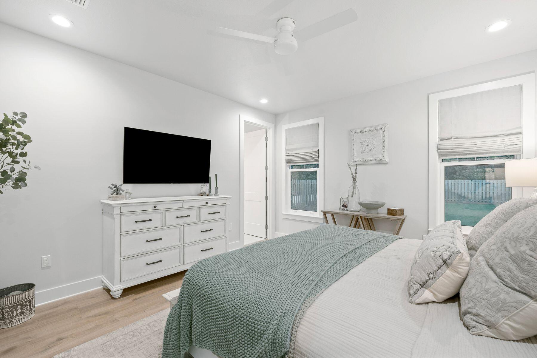 39 W Captain Fritz Way