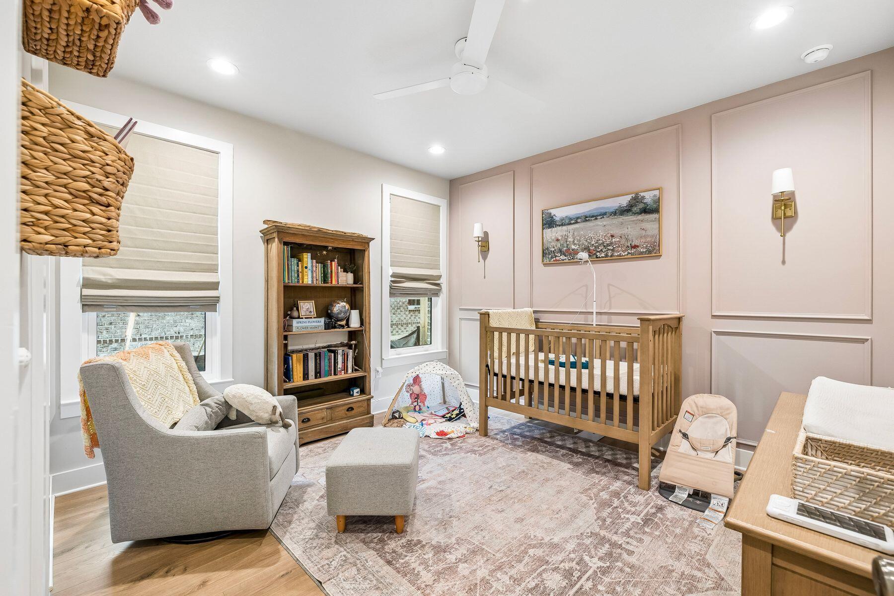 39 W Captain Fritz Way