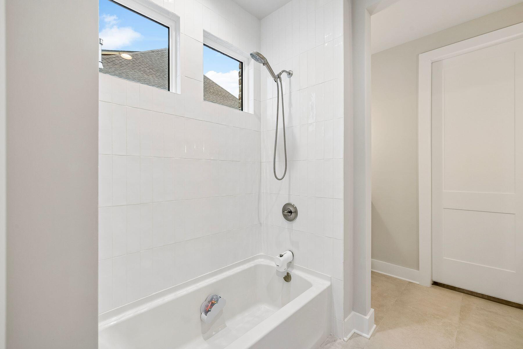 39 W Captain Fritz Way