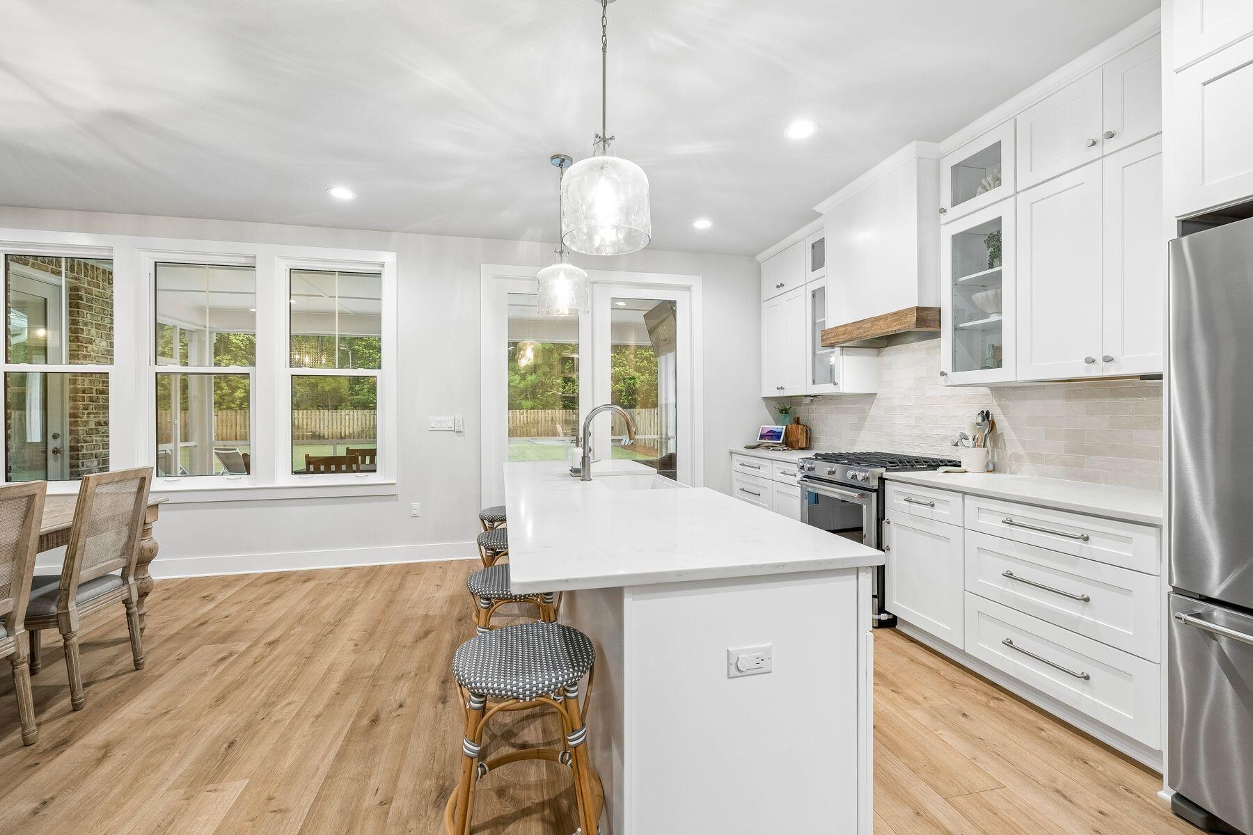 39 W Captain Fritz Way
