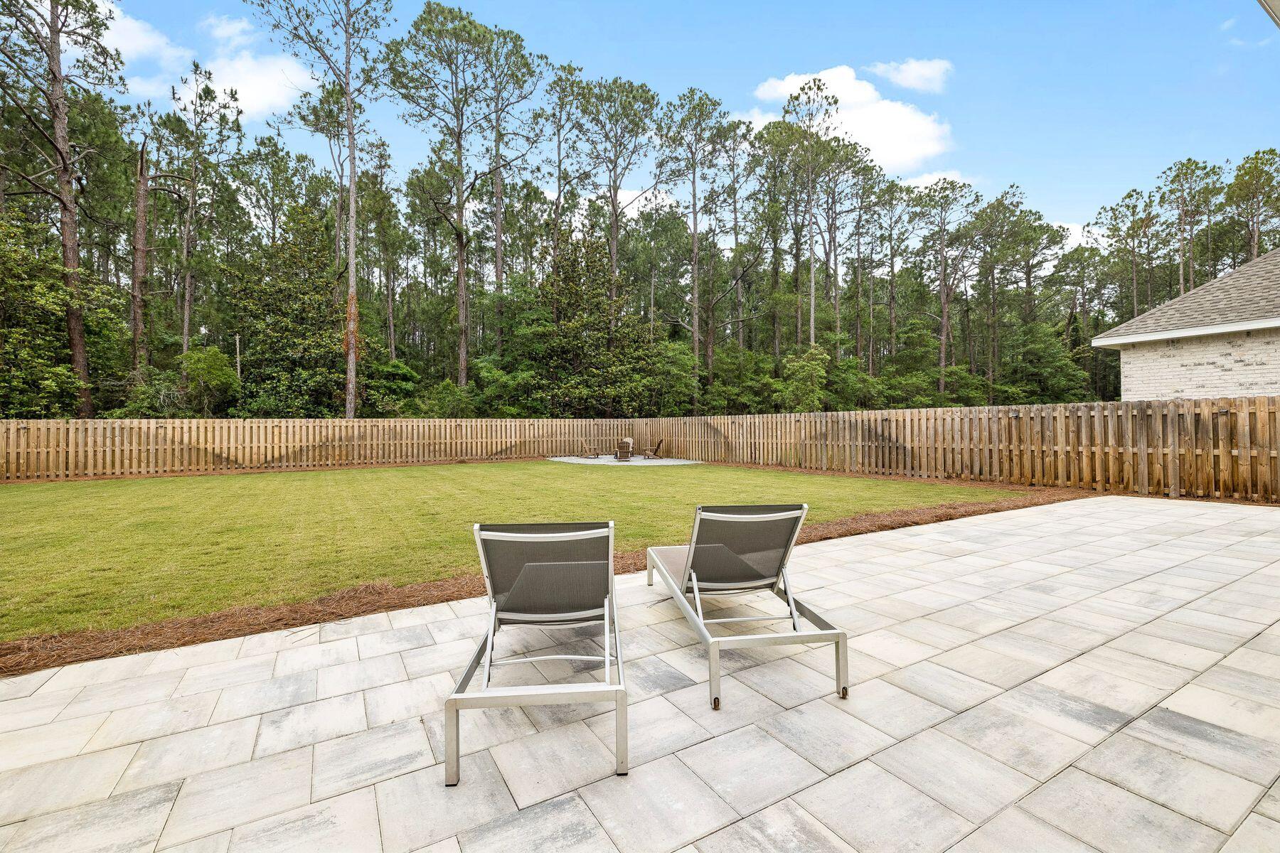 39 W Captain Fritz Way