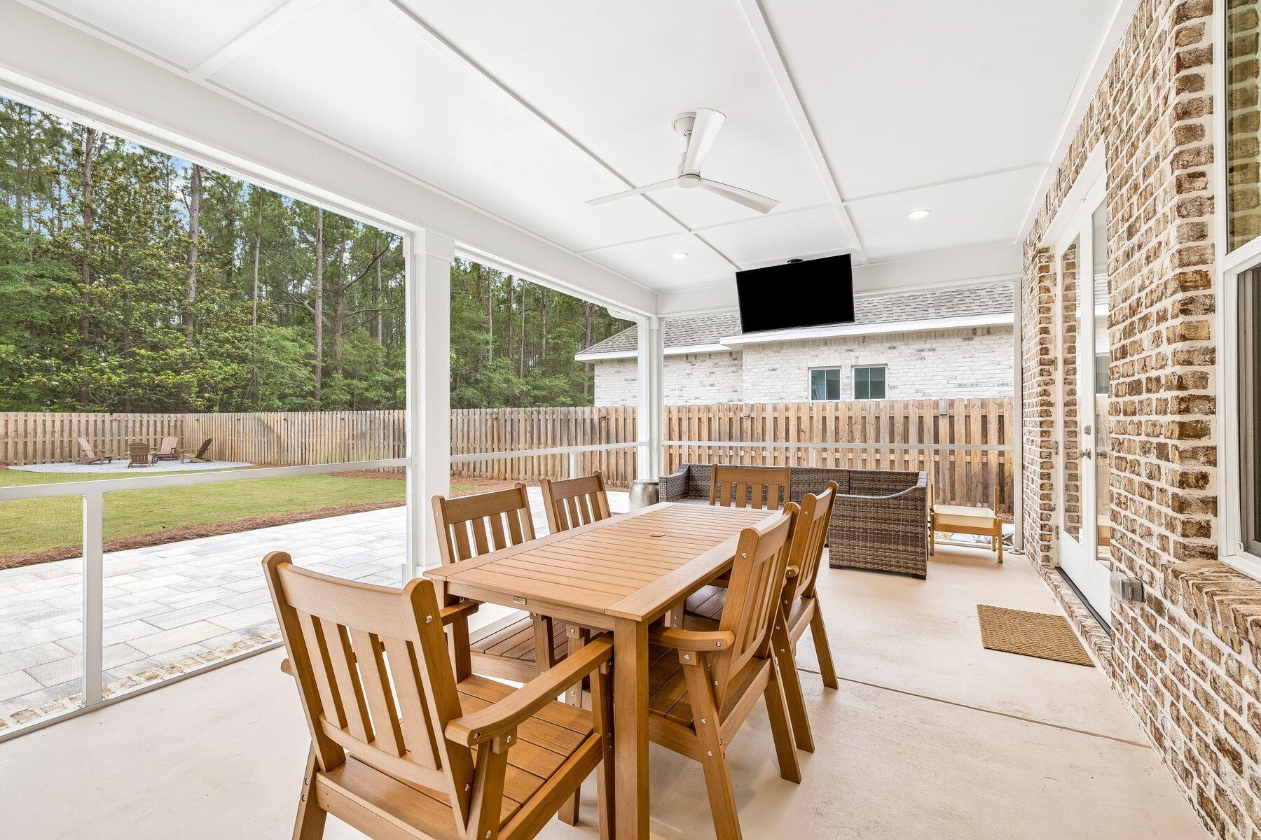 39 W Captain Fritz Way