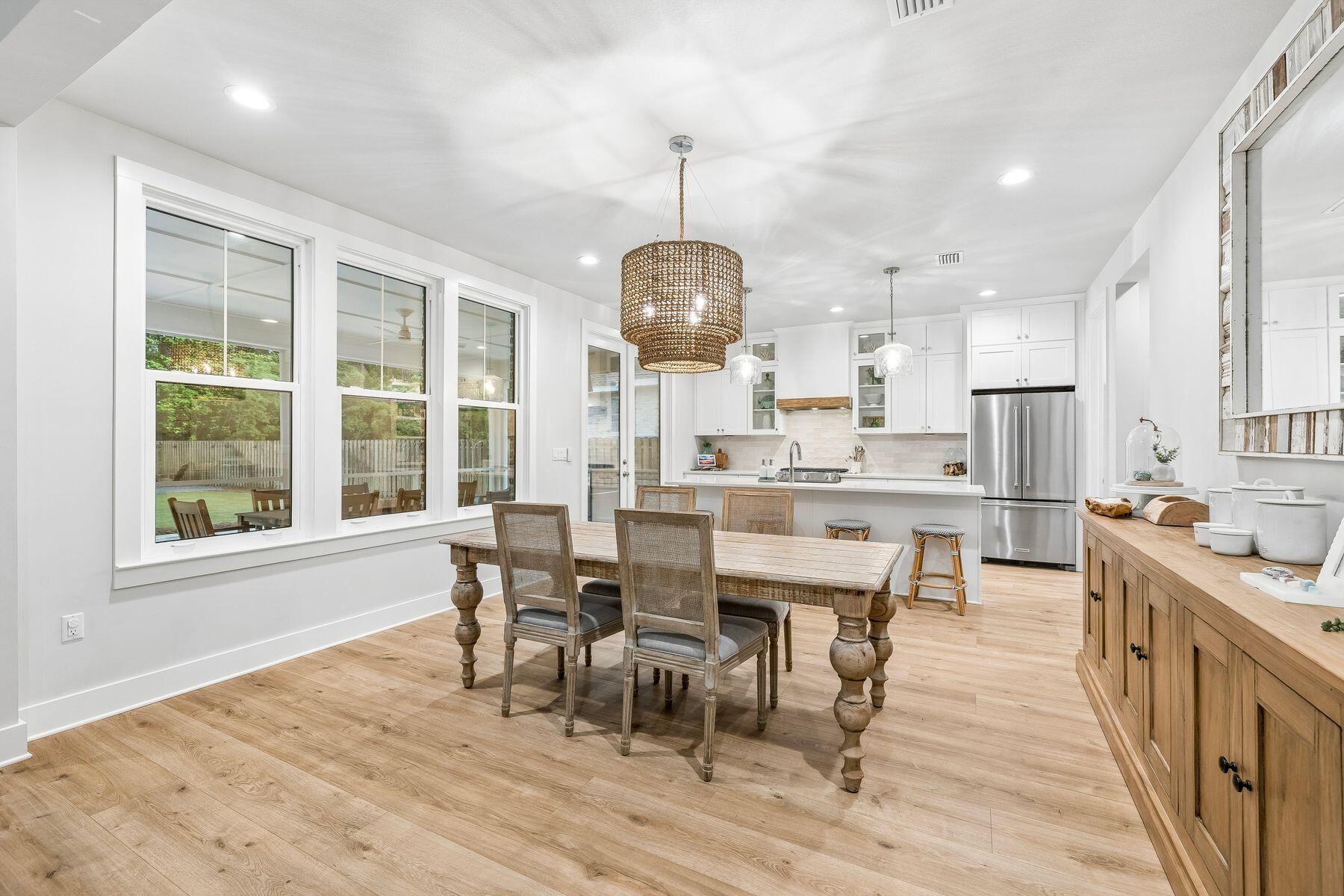39 W Captain Fritz Way