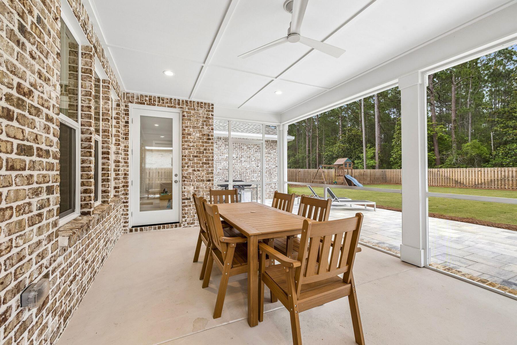 39 W Captain Fritz Way