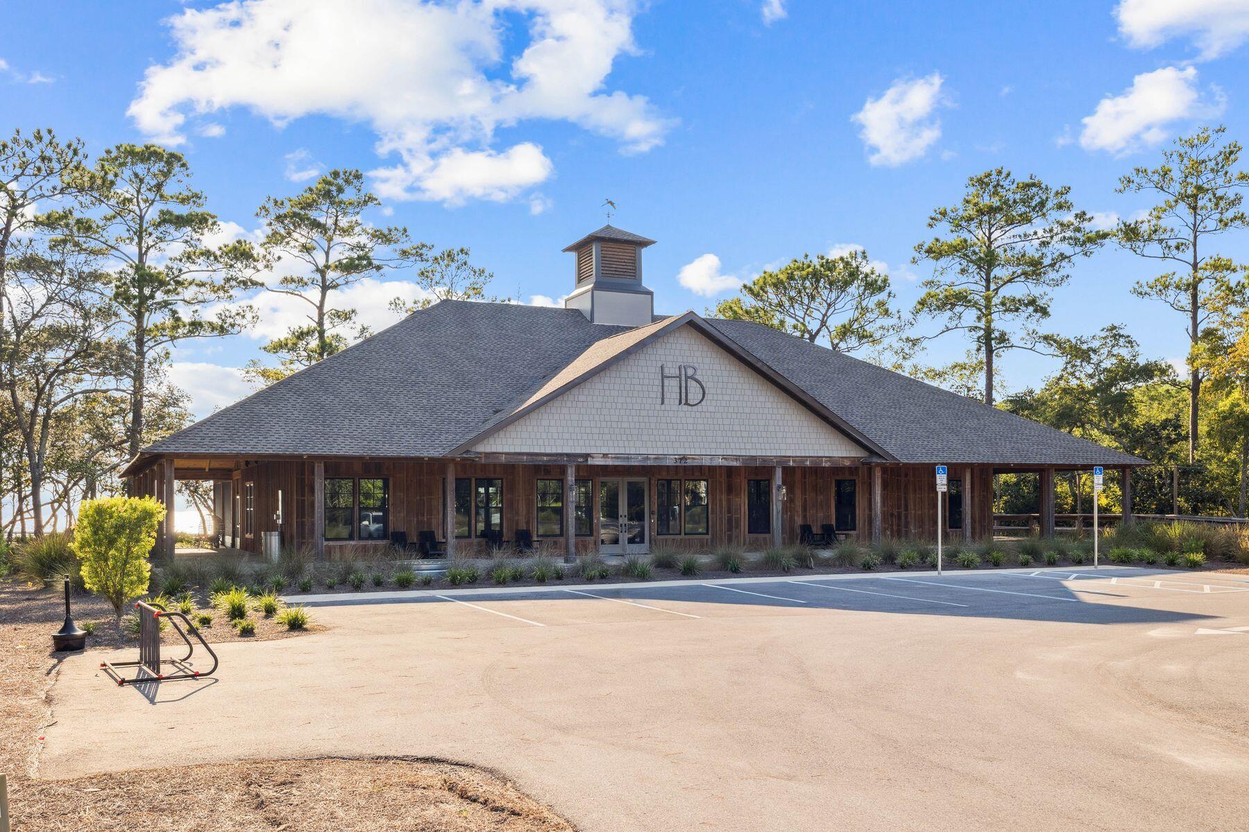 39 W Captain Fritz Way