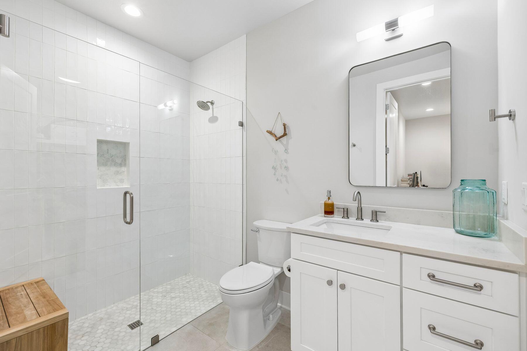 39 W Captain Fritz Way