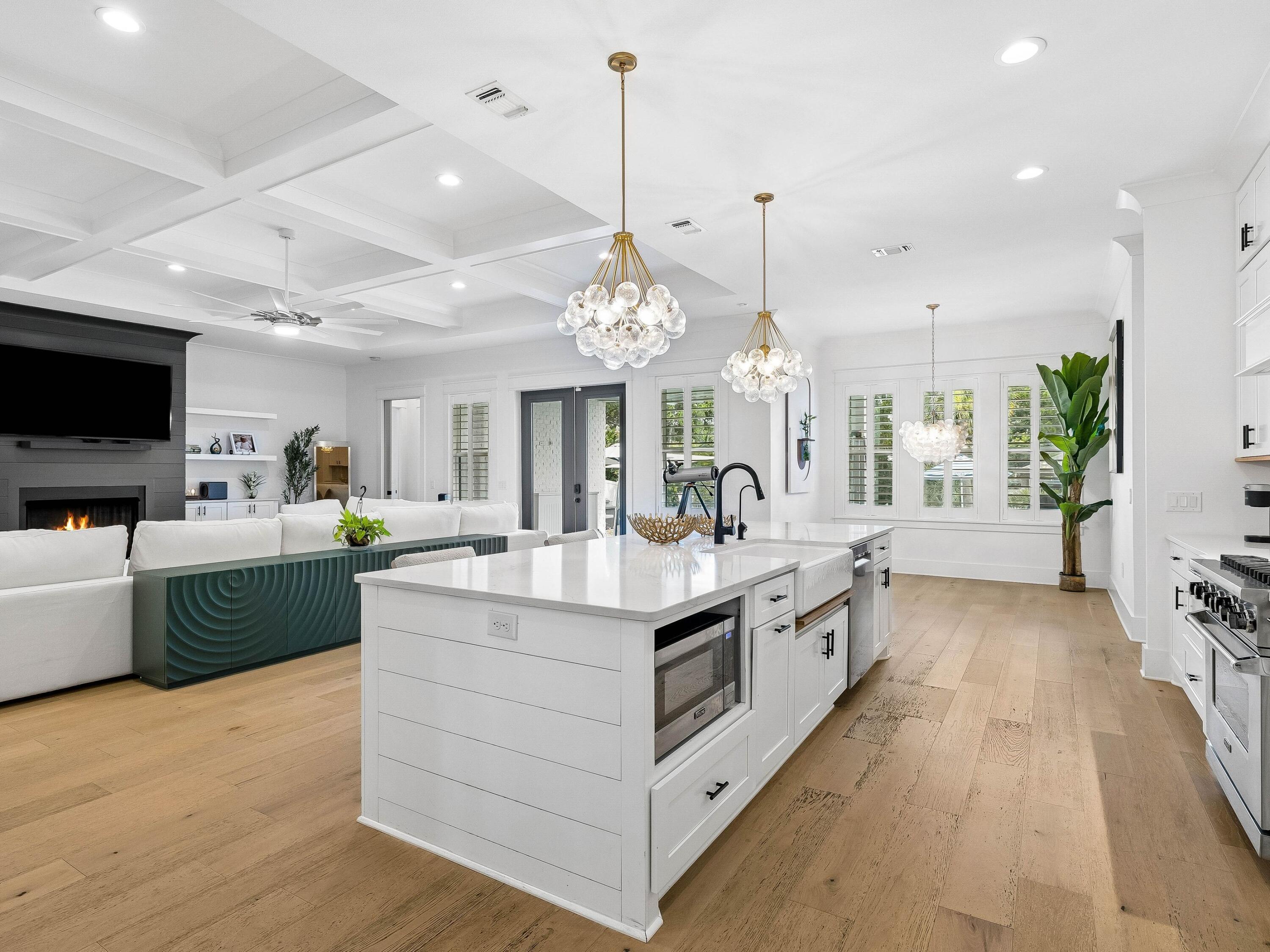 4049 N Indian Bayou