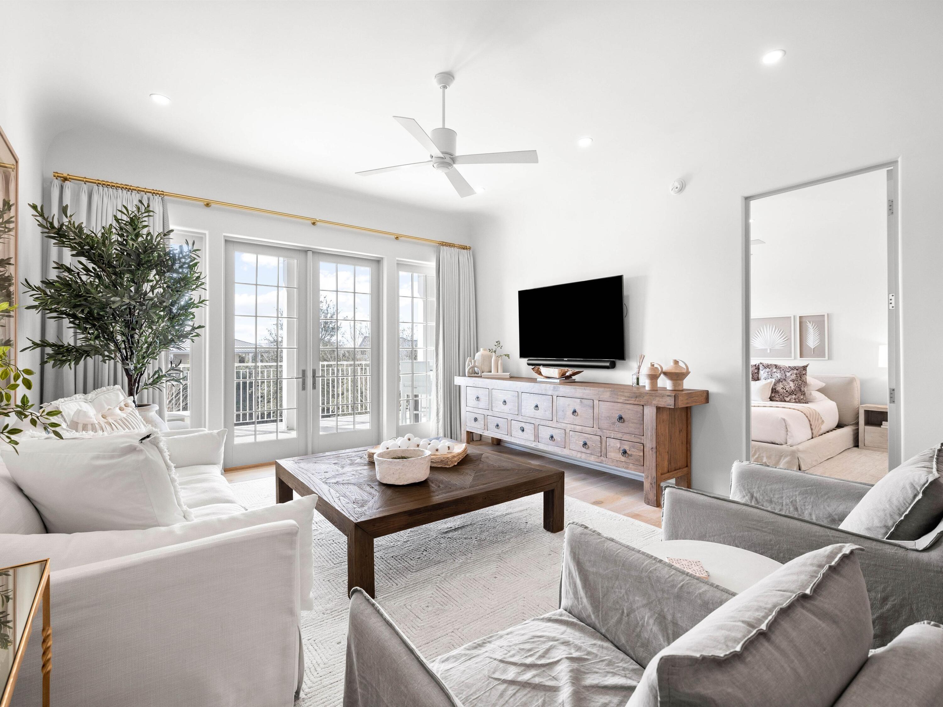 45 W Solaire Way 206