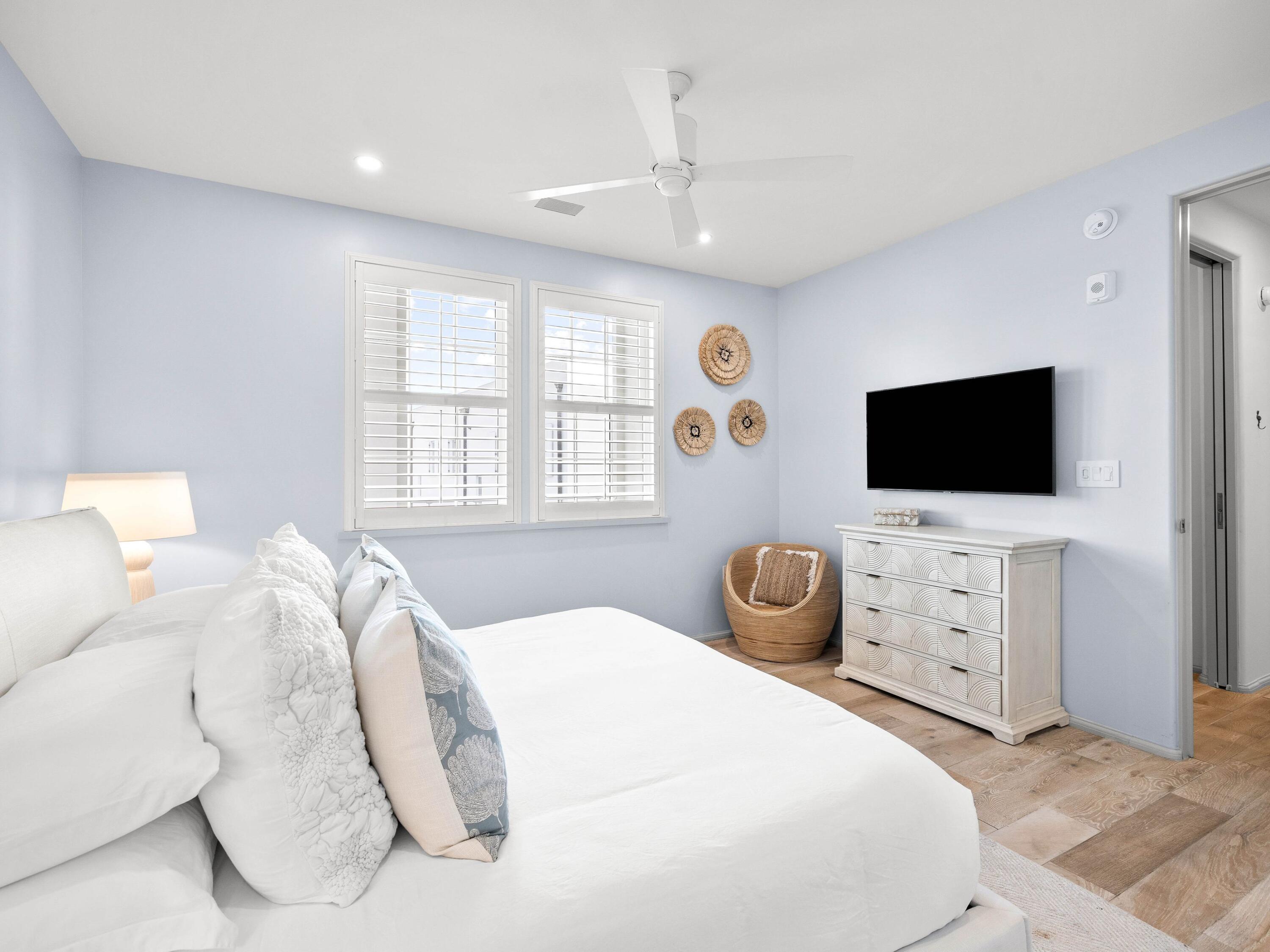 45 W Solaire Way 206
