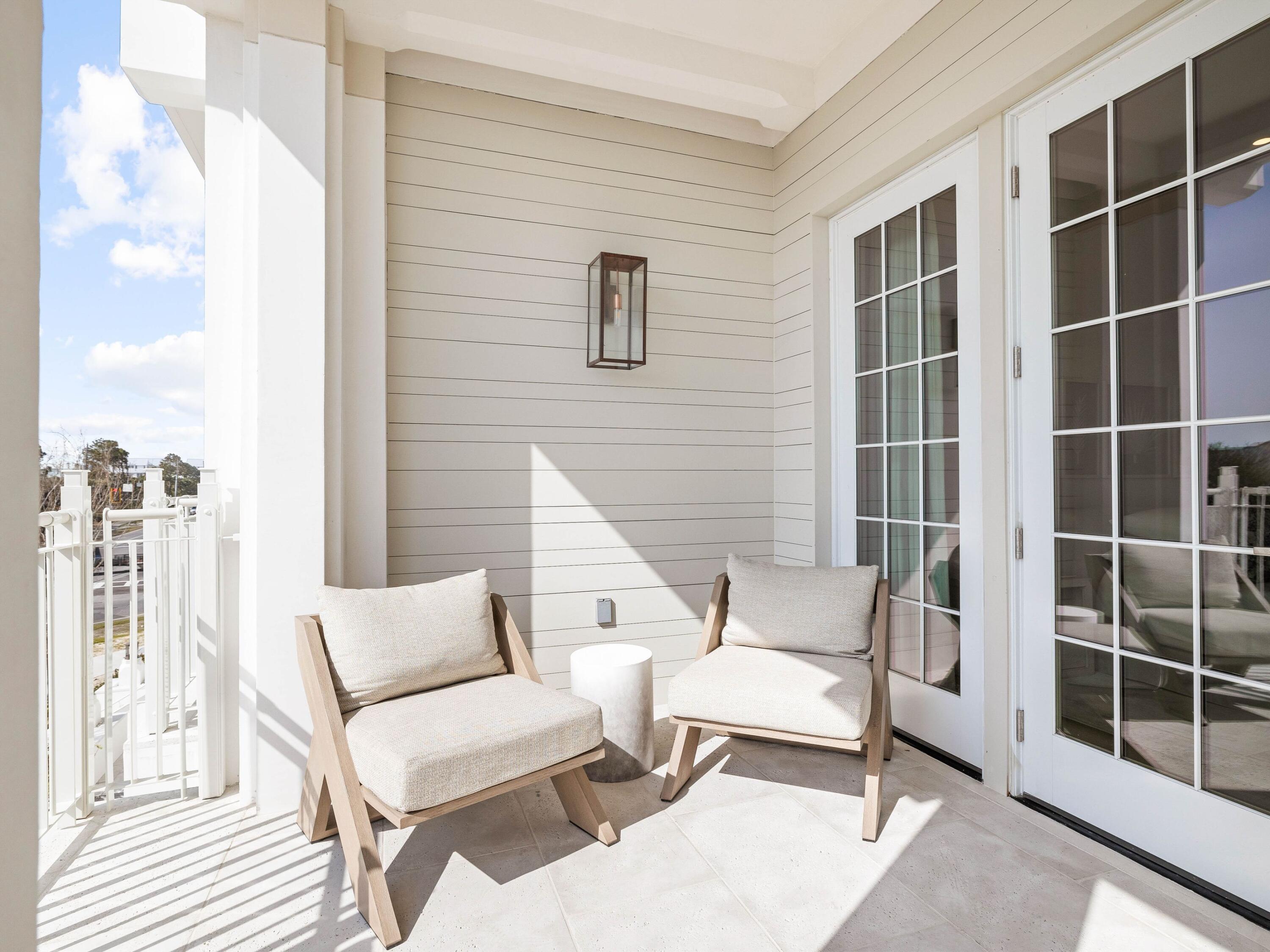 45 W Solaire Way 206