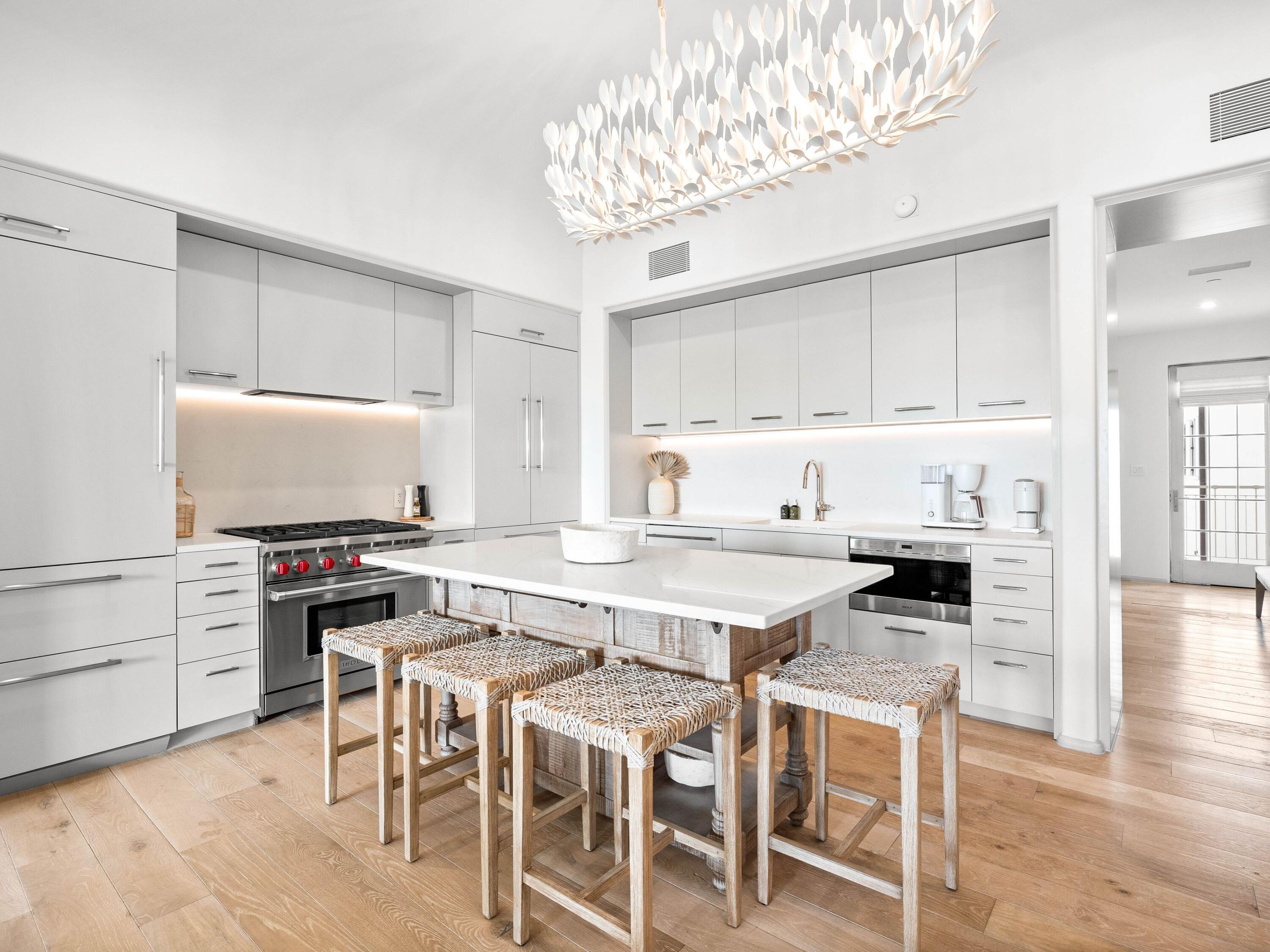 45 W Solaire Way 206