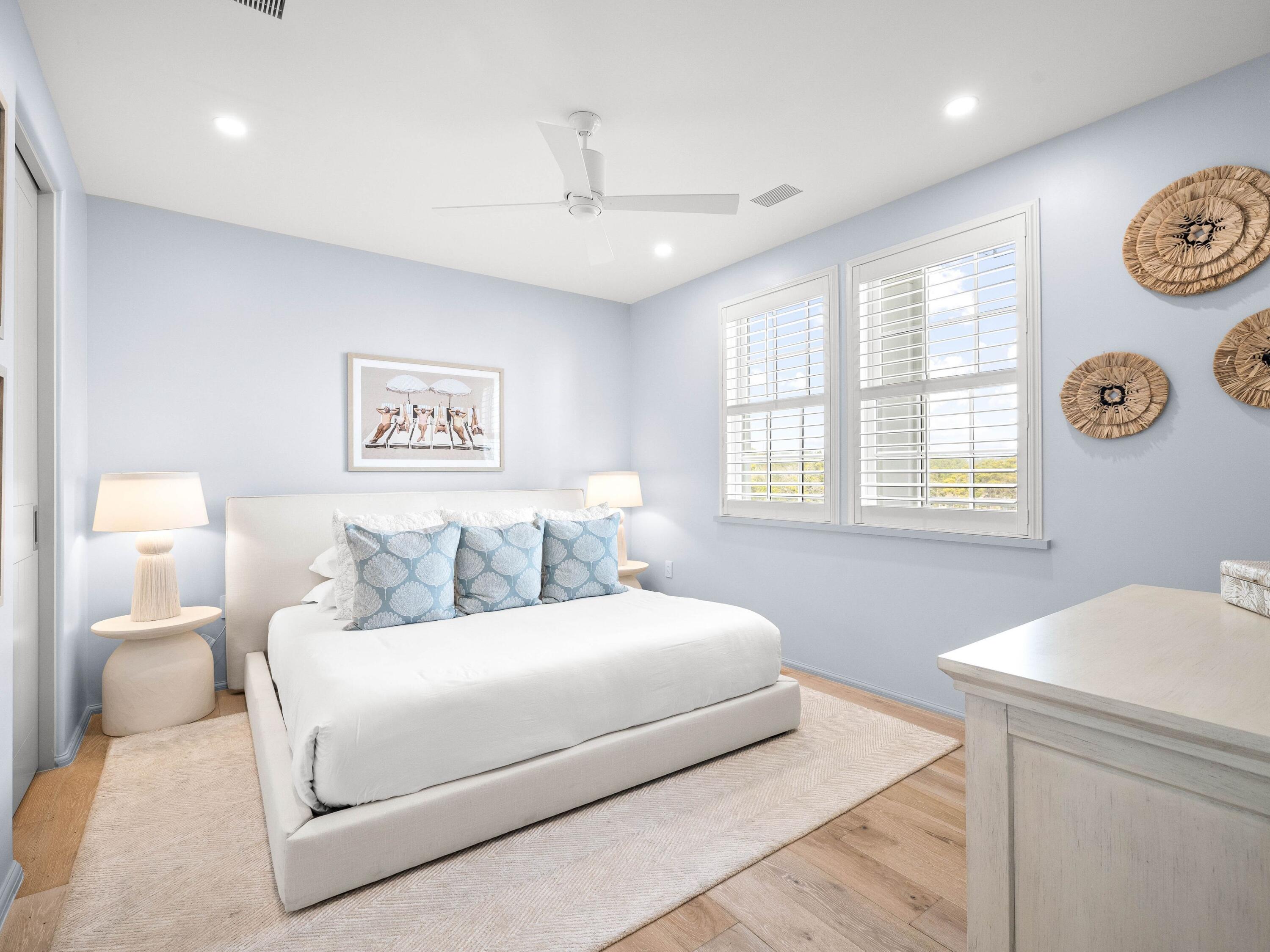 45 W Solaire Way 206