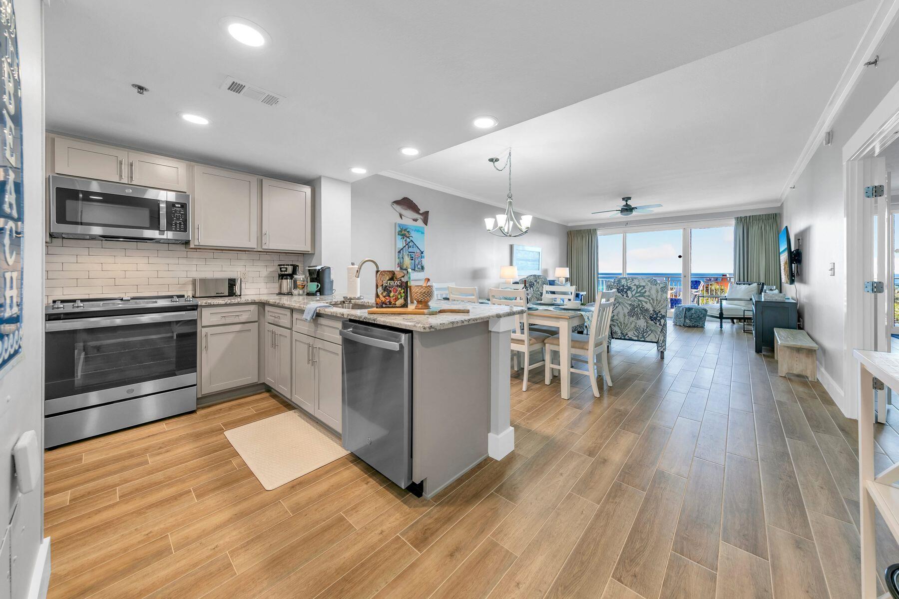 1751 Scenic Highway 98 407