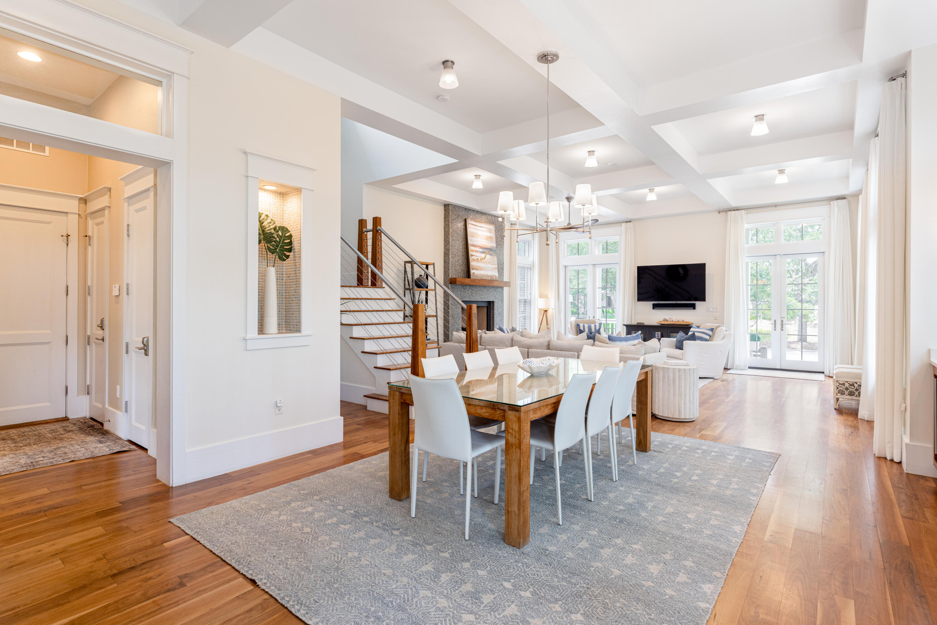 445 W Lake Forest Drive