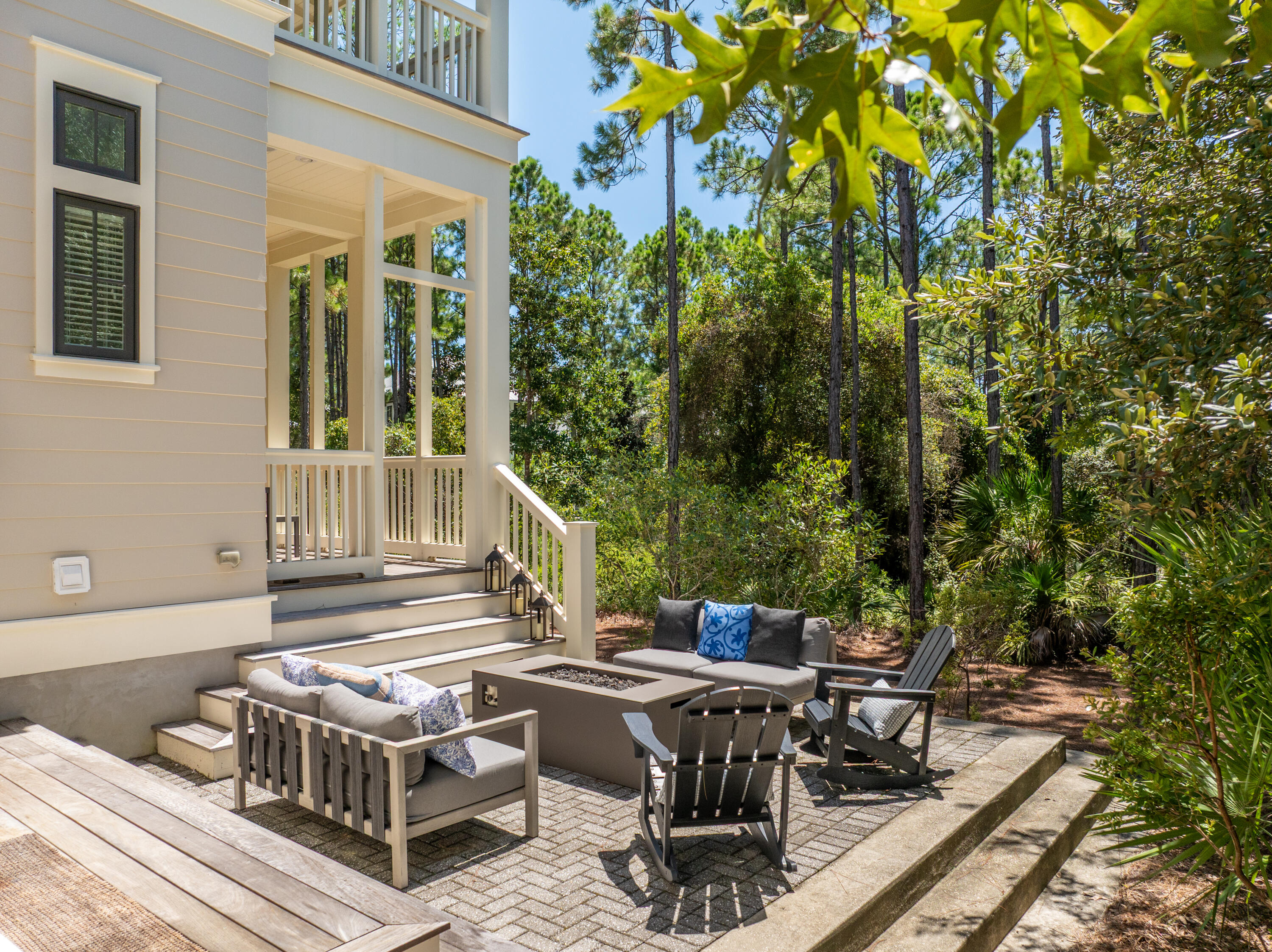 445 W Lake Forest Drive