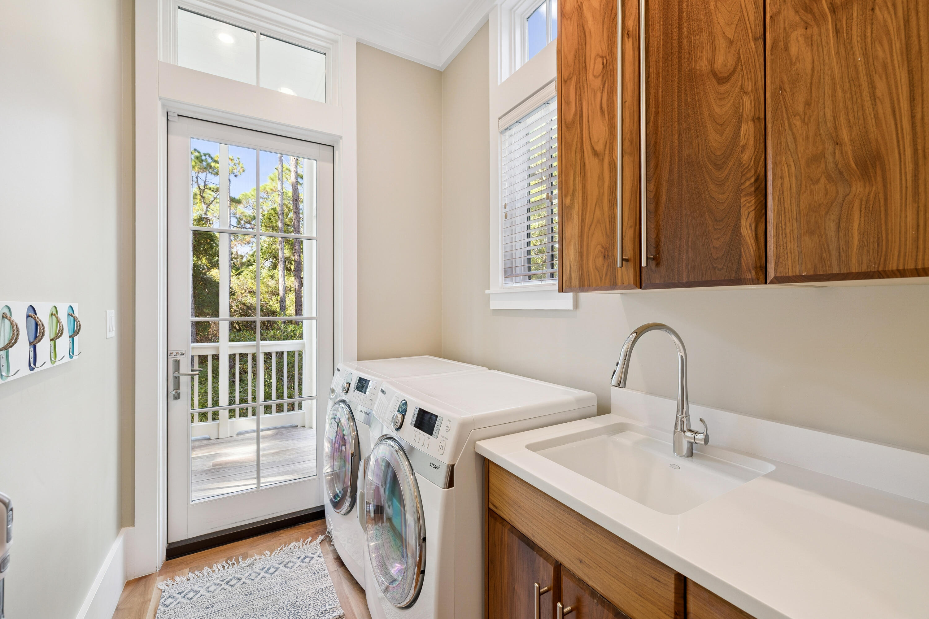 445 W Lake Forest Drive