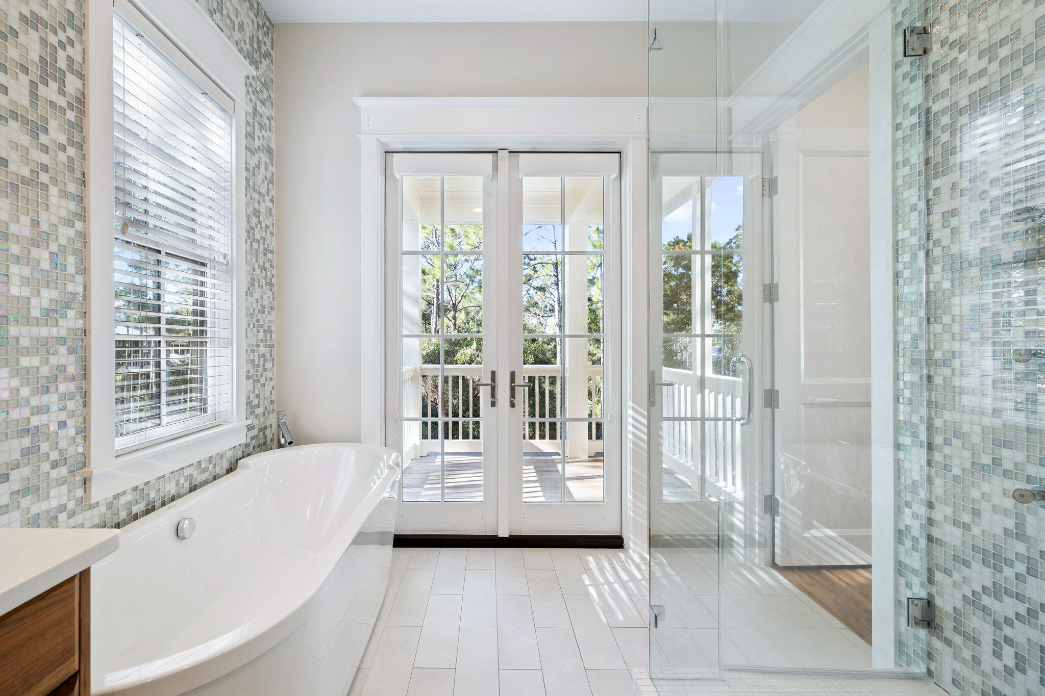 445 W Lake Forest Drive