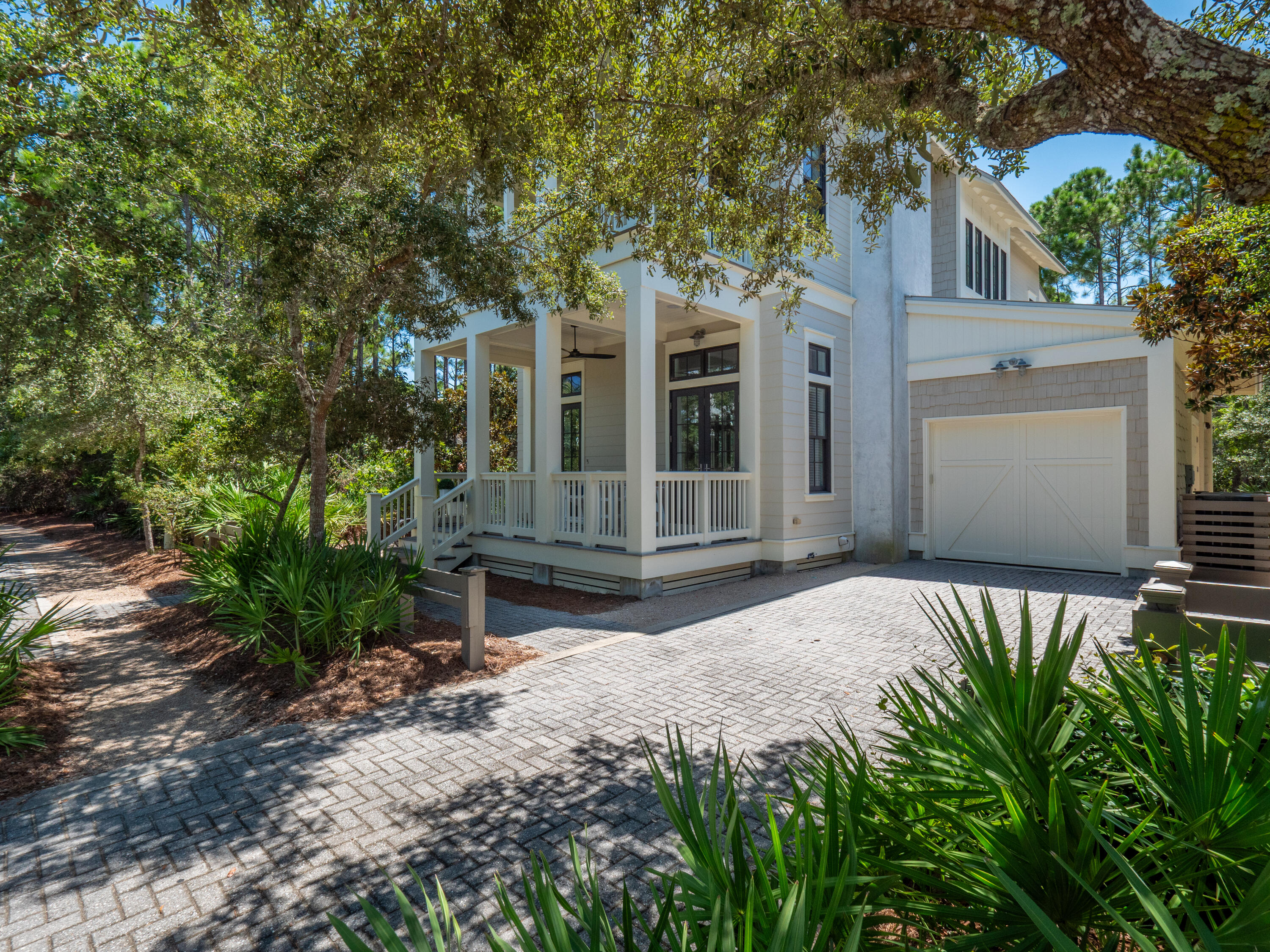 445 W Lake Forest Drive