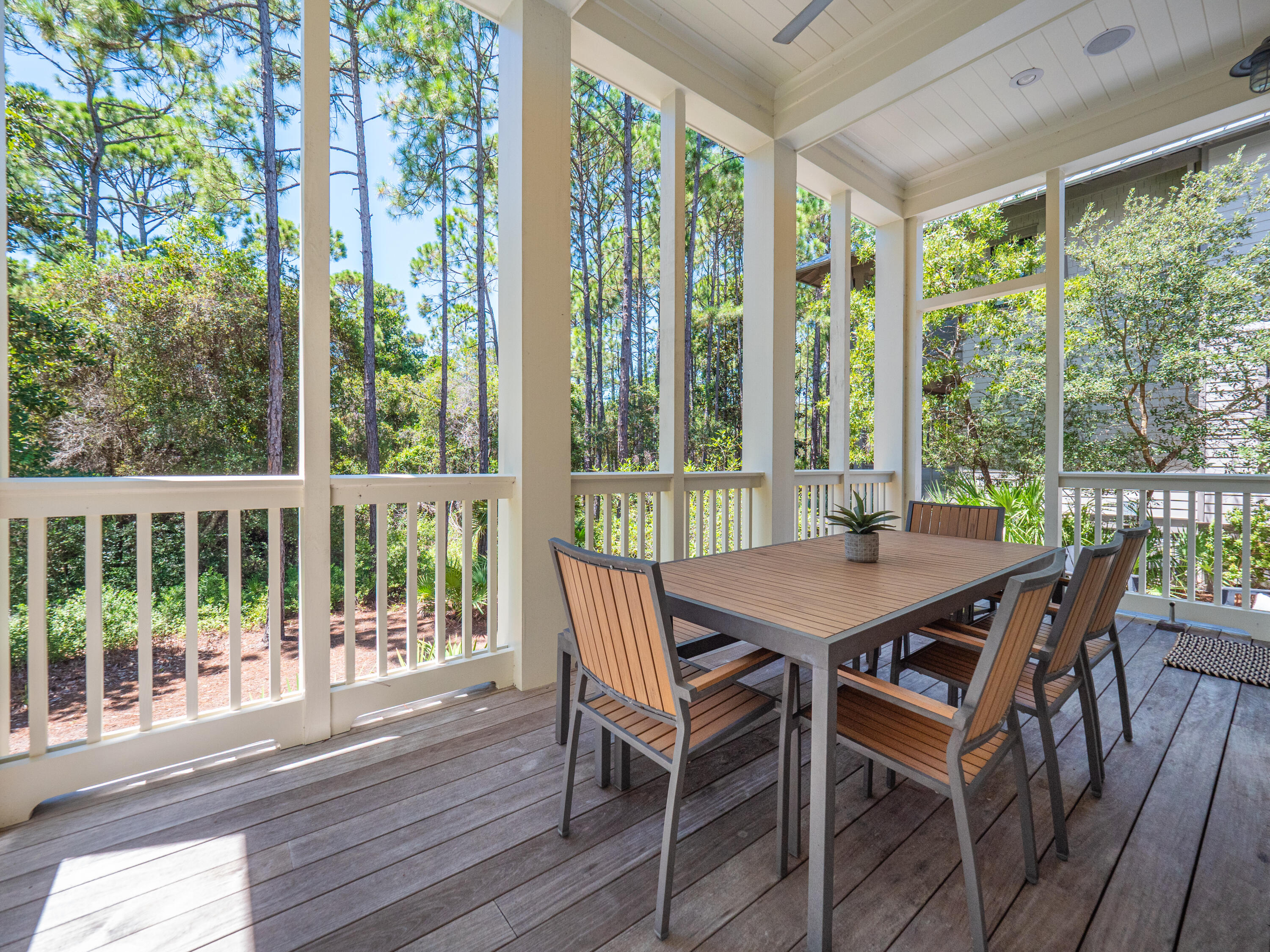 445 W Lake Forest Drive